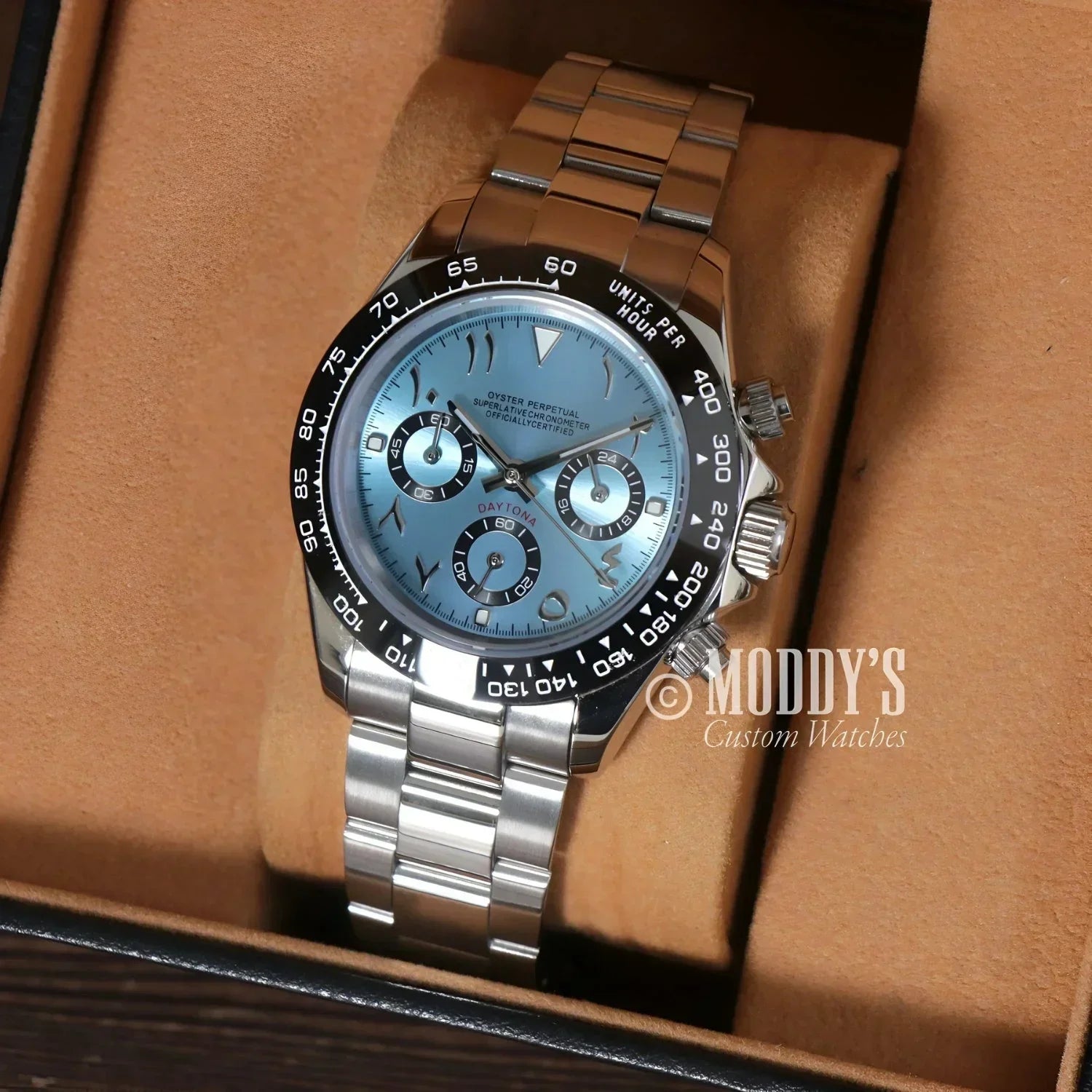 Silver wristwatch with Arabic numerals featuring Seiko VK63 hybrid movement, Arabic Ice Blue