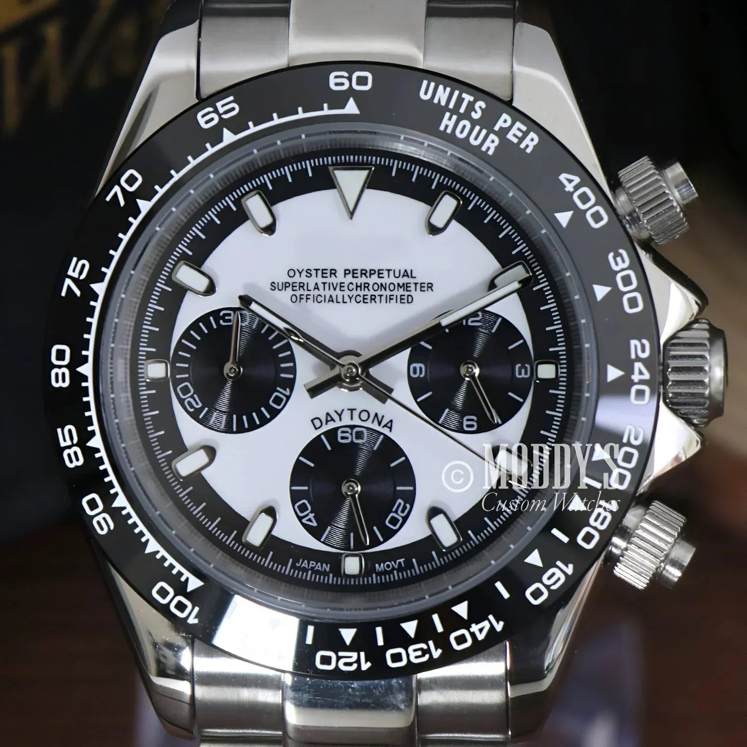Silver and black Daytona wristwatch featuring Seiko VK63 hybrid movement in Seitona Black-White