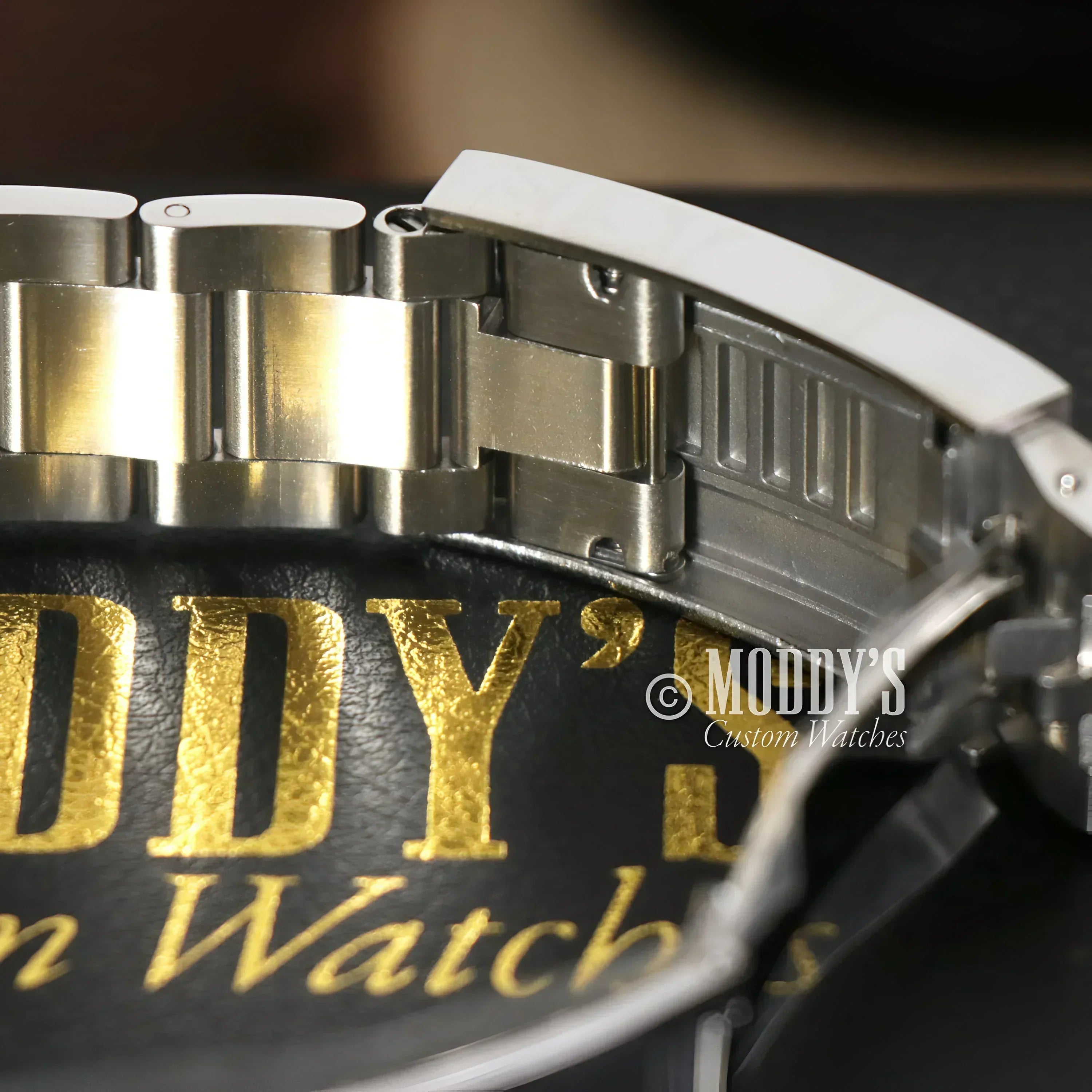Two-tone watch band for Seitona Panda featuring Seiko VK63 hybrid movement design