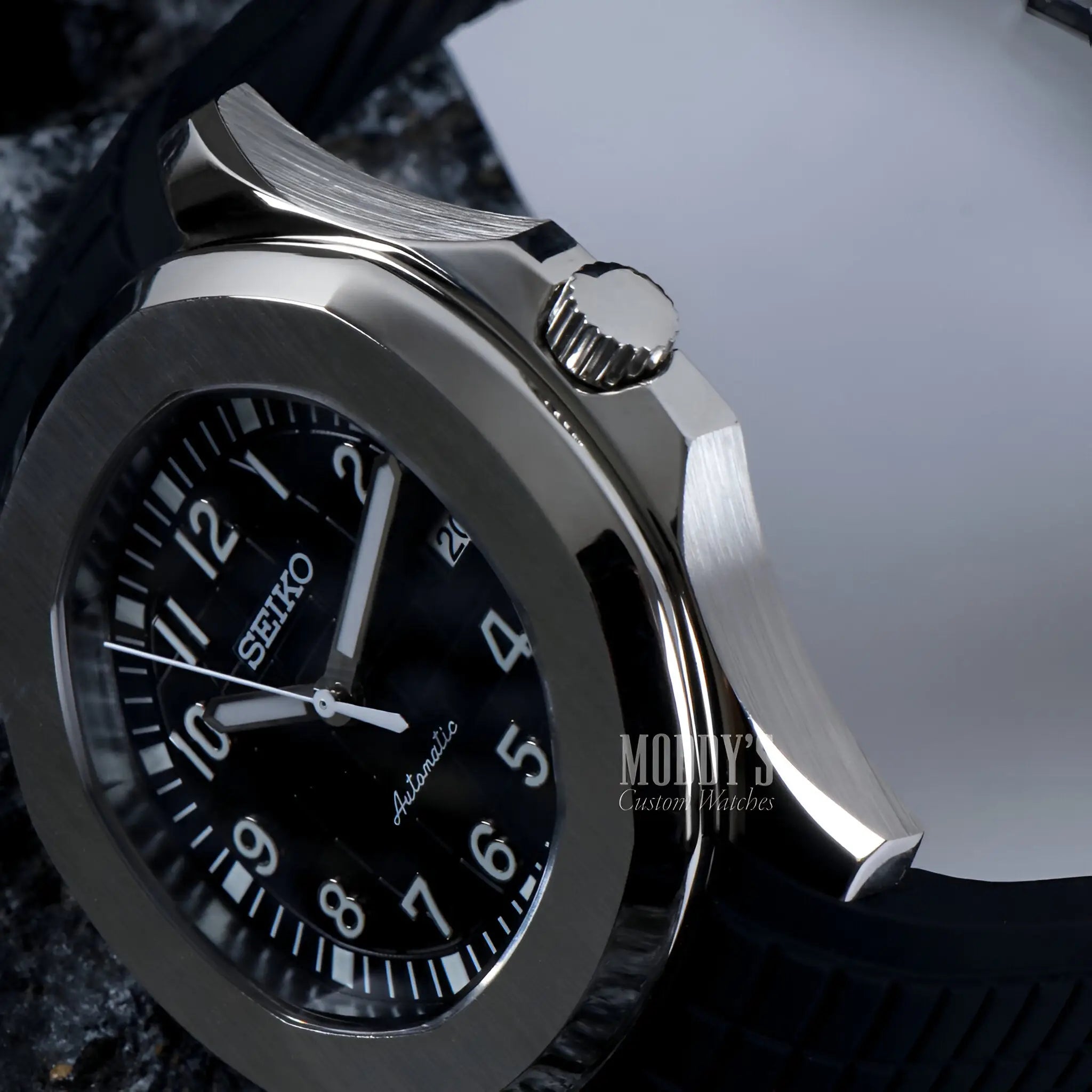 Seiko NH35 automatic mod Aquanaut with black dial and silver case