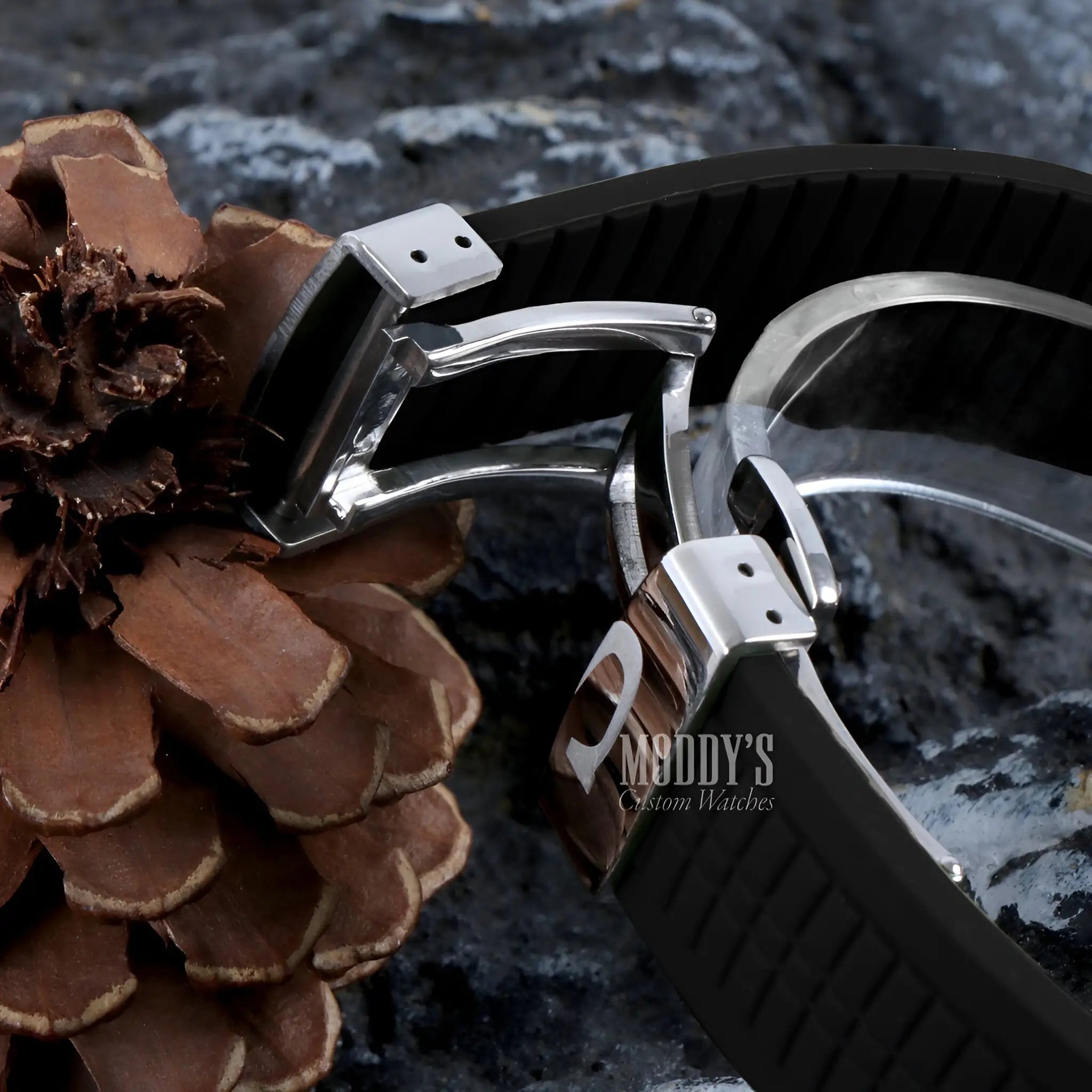 Seiko mod Aquanaut black rubber watch with silver buckle