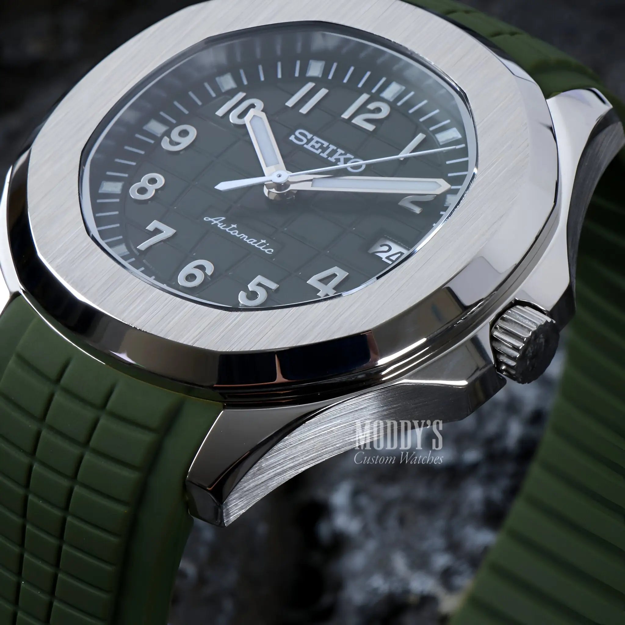 Seiko NH35 automatic mod Aquanaut with green rubber strap, black dial, sapphire glass