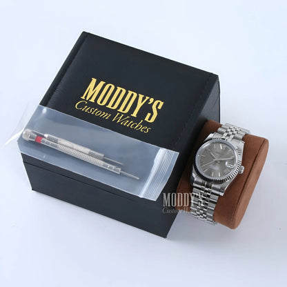 Seiko NH35 automatic Datejust mod with silver dial and stainless steel band