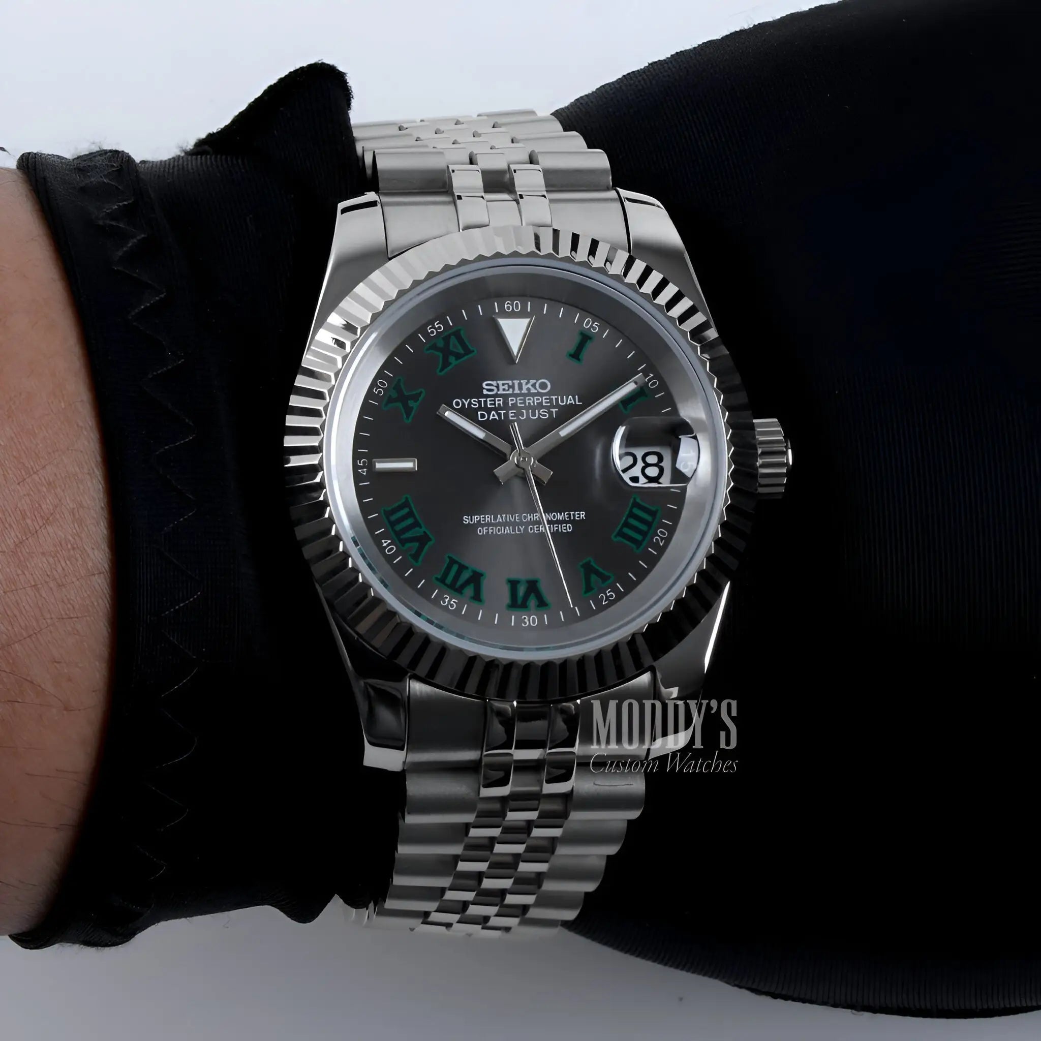 Seiko NH35 automatic watch in 316L stainless steel with green dial