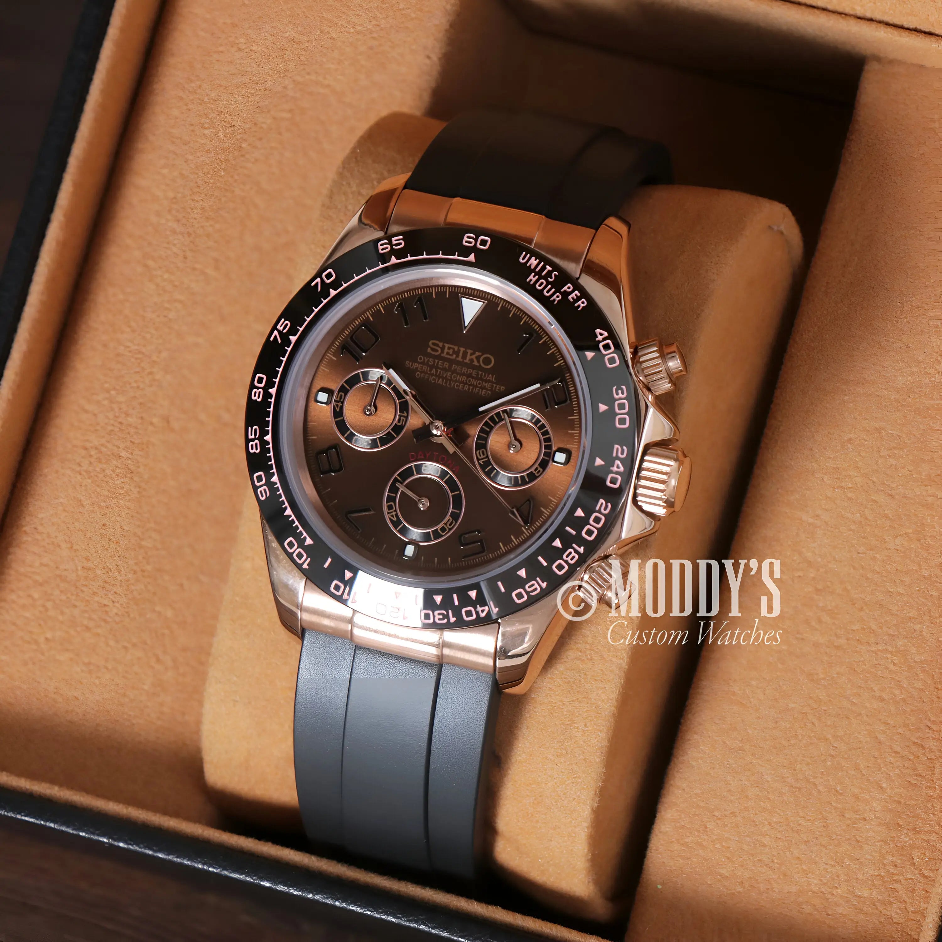 Seiko VK63 hybrid mod Daytona chronograph watch in gold and black with rubber strap