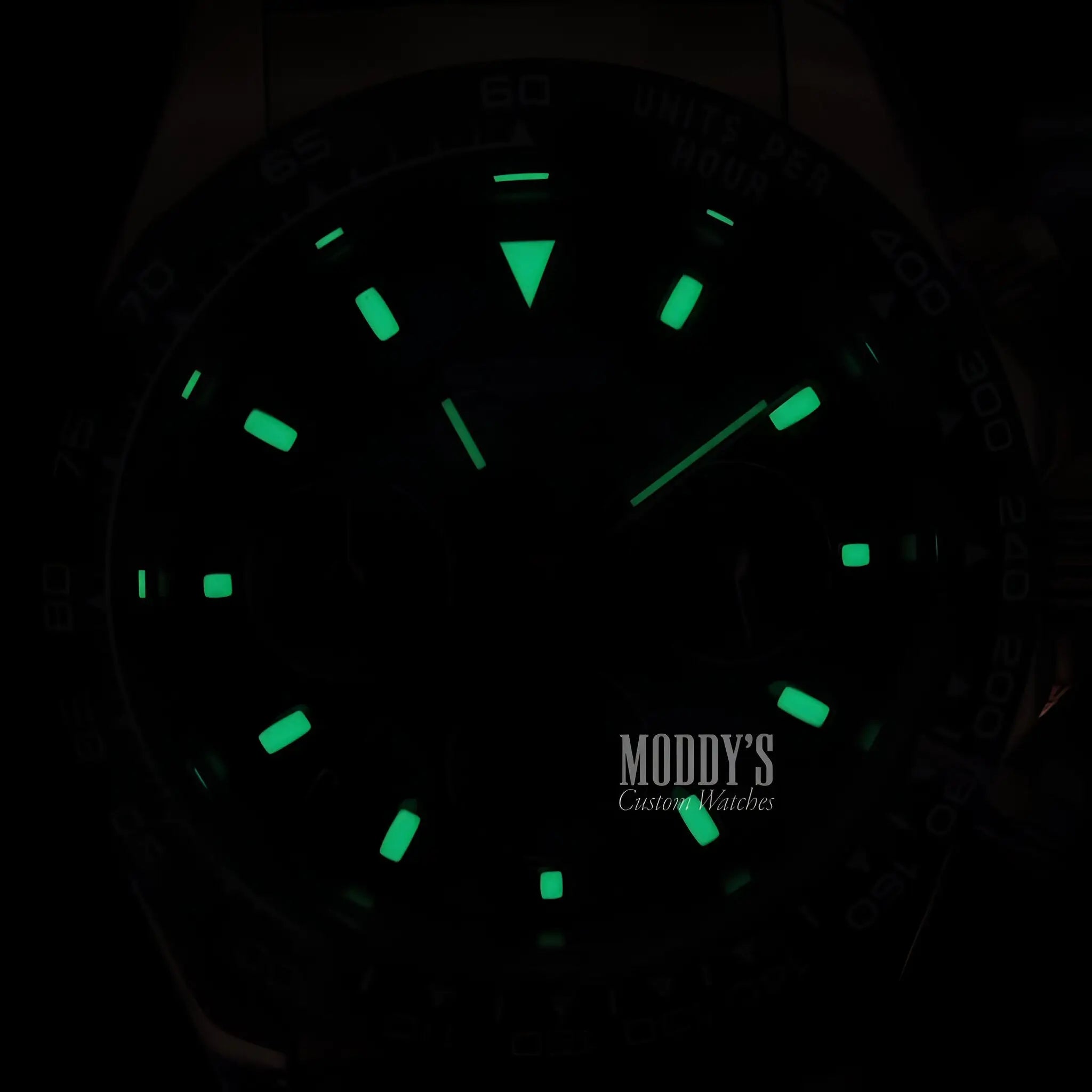 Seiko mod Daytona with luminous green VK63 hybrid watch