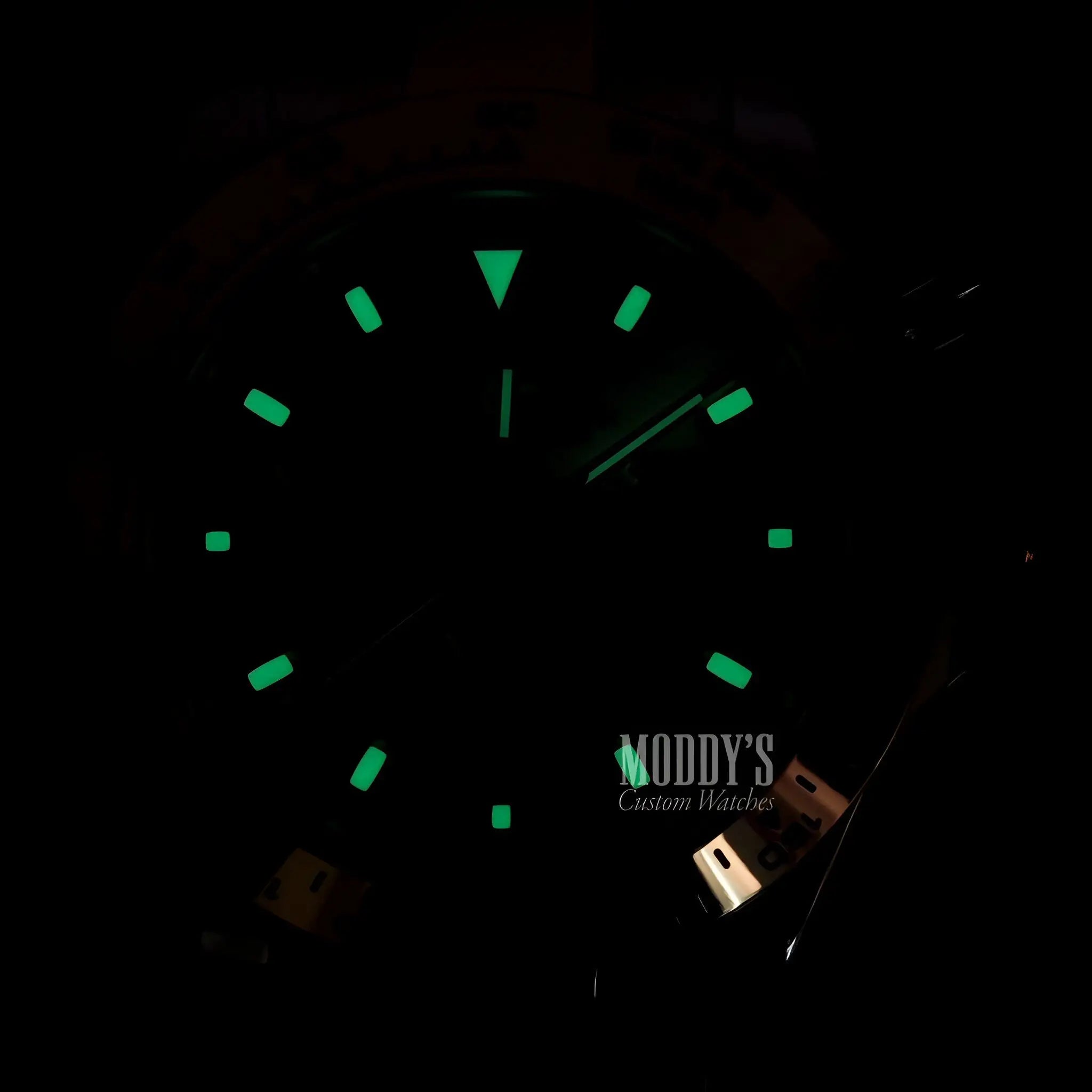 Seiko mod Daytona glow-in-the-dark watch with VK63 hybrid movement