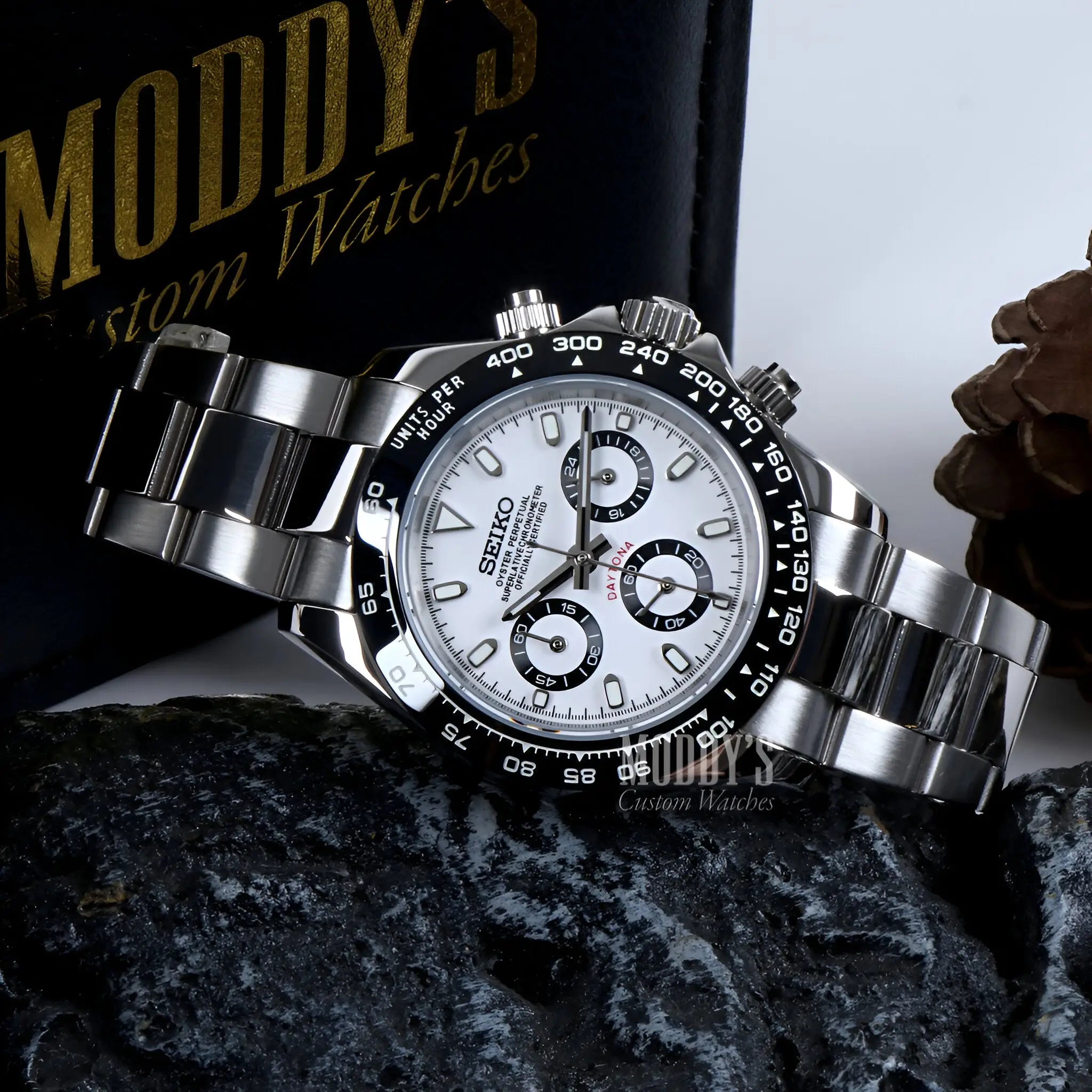 Seiko VK63 hybrid mod Daytona panda chronograph watch