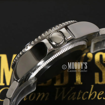 Seiko mod Deepsea watch with 316L stainless steel, textured bezel