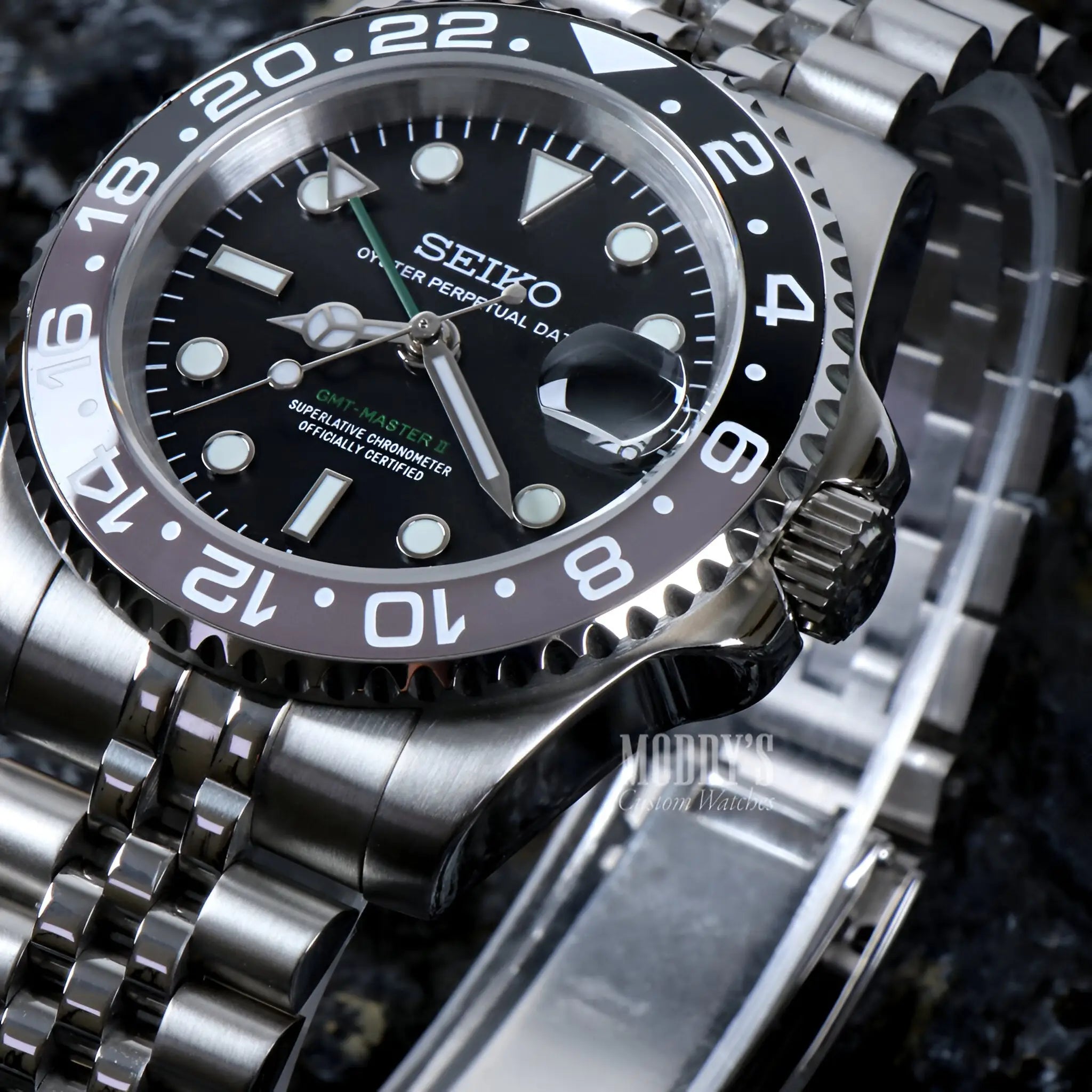 Seiko NH34 automatic mod GMT watch with black dial and bezel