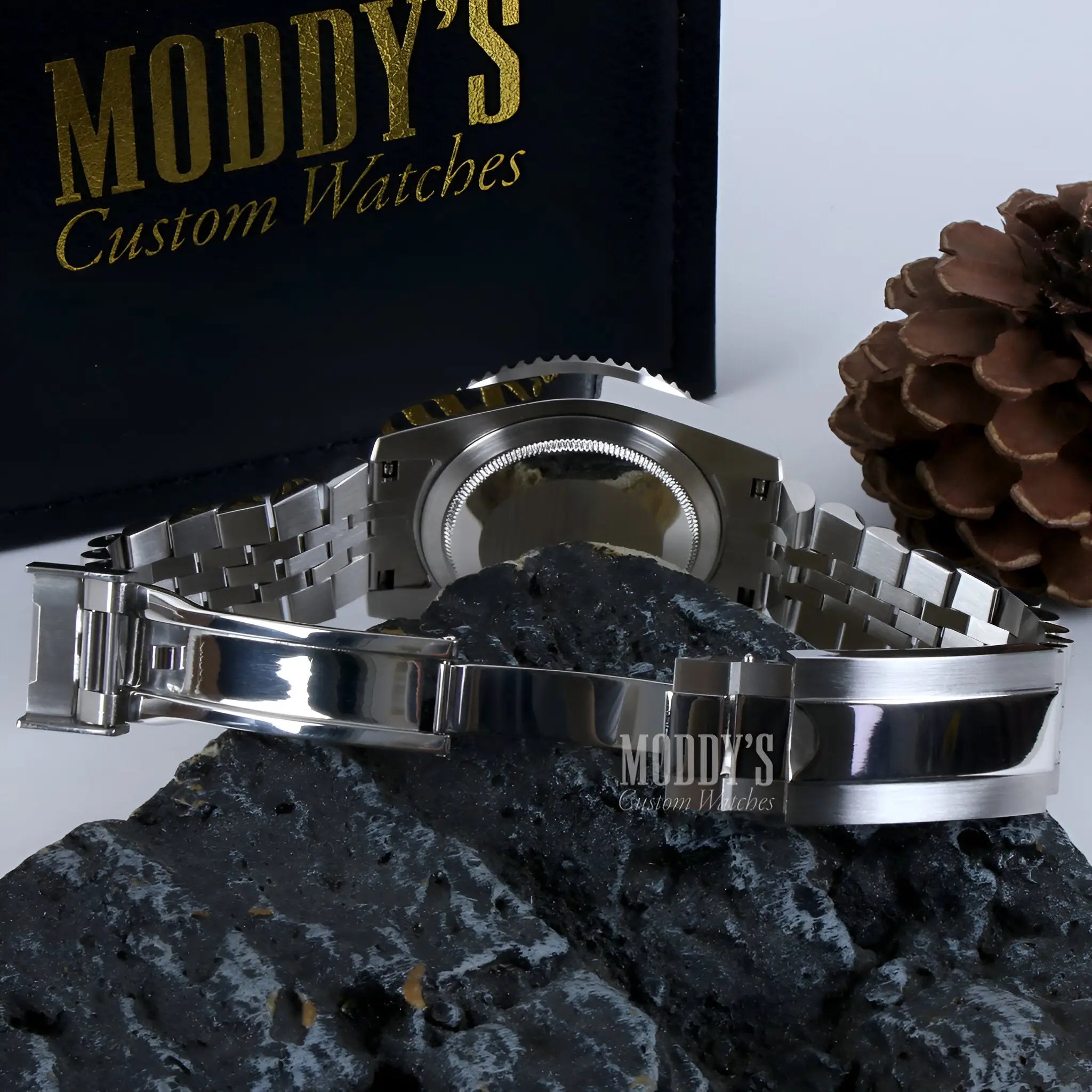 Seiko mod GMT with NH34 automatic movement and black dial