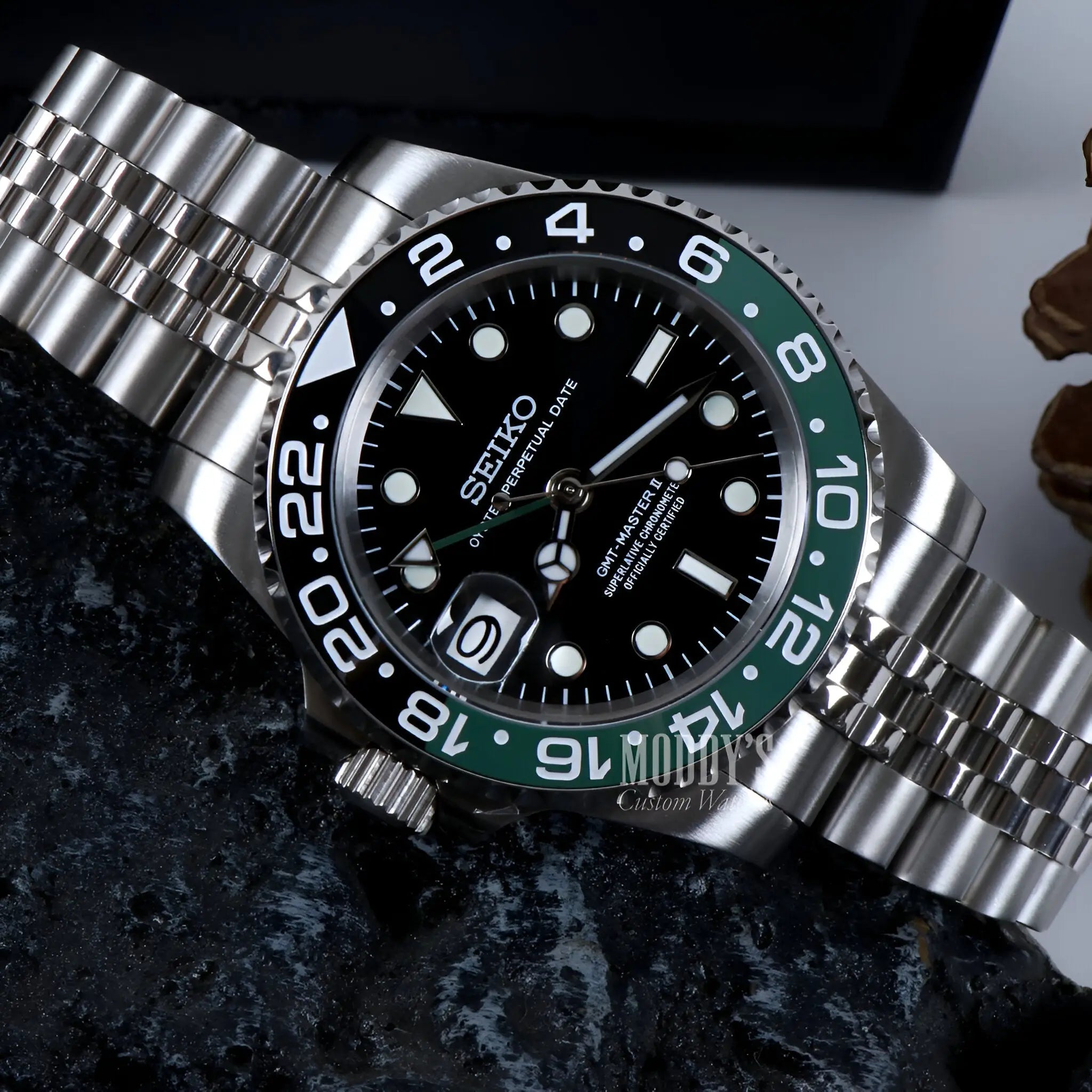 Seiko mod GMT watch with NH34 automatic movement, green bezel, black dial
