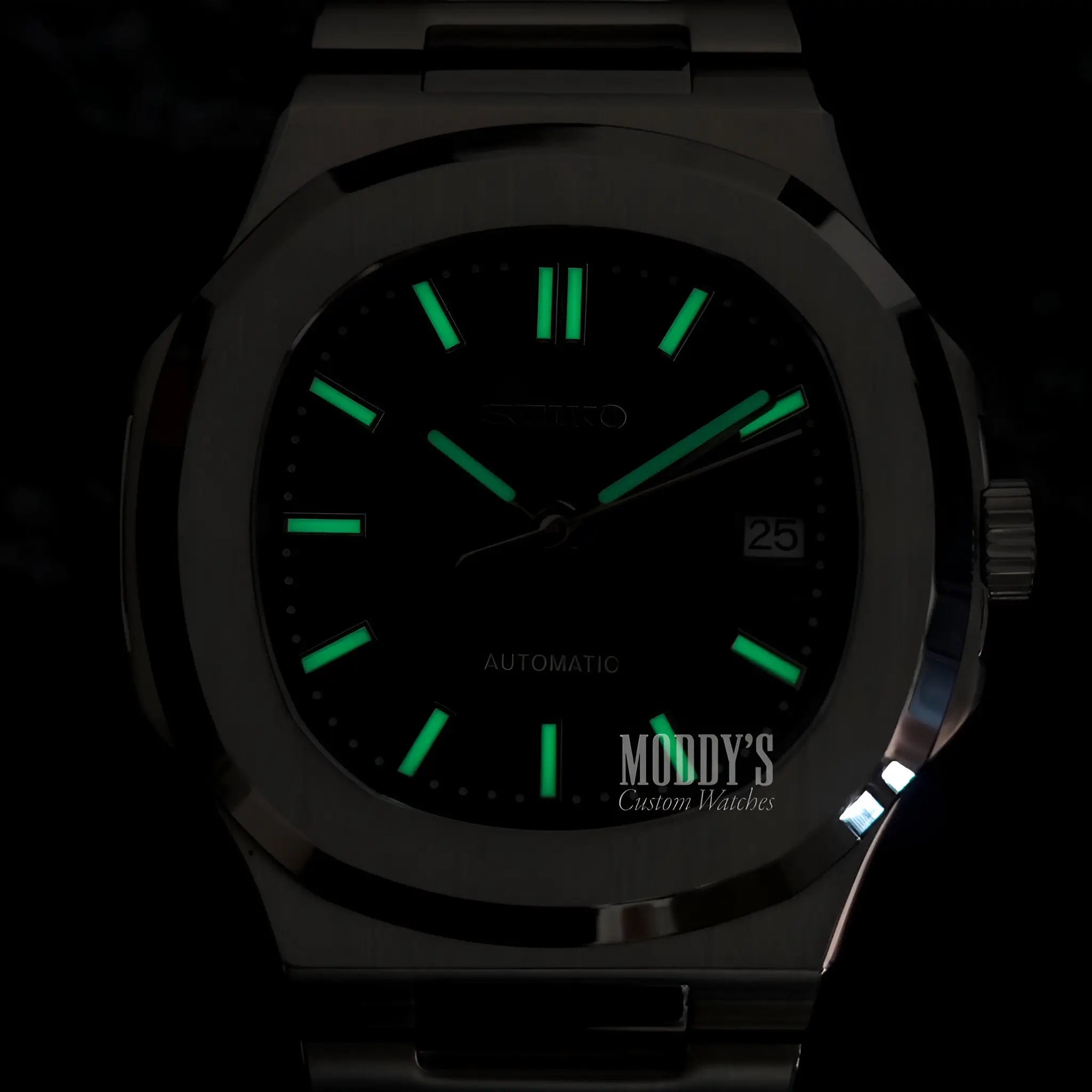 Nautiko Black luminous watch with green hands, NH35 automatic movement