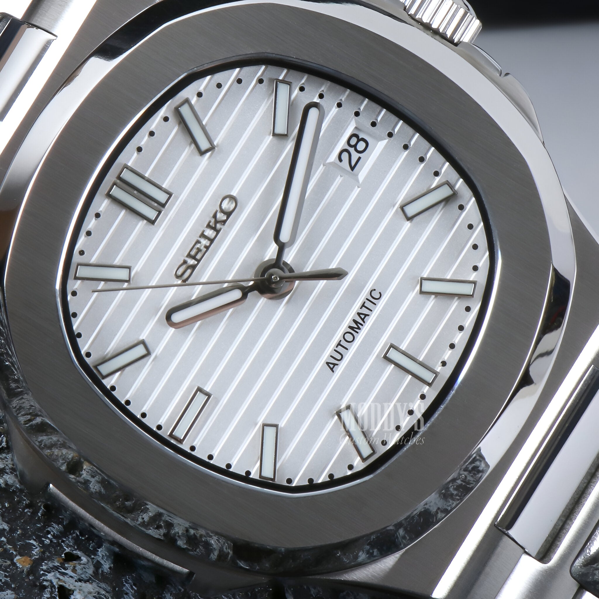 Nautiko | White