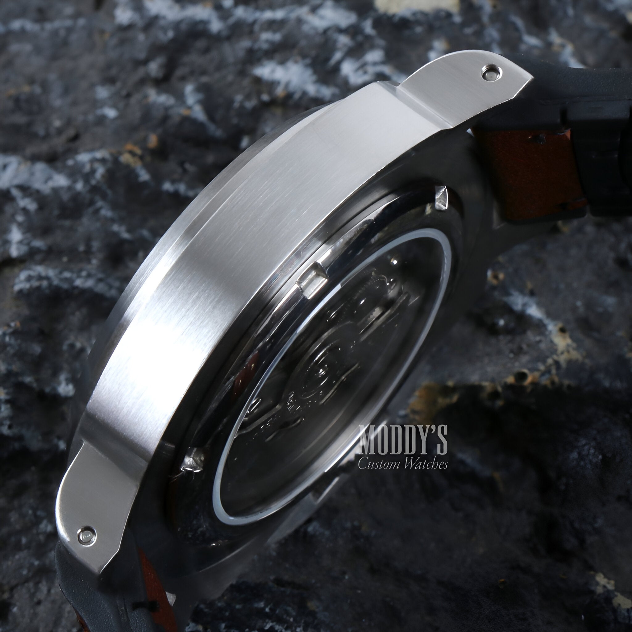 Paneiko | Brown Leather