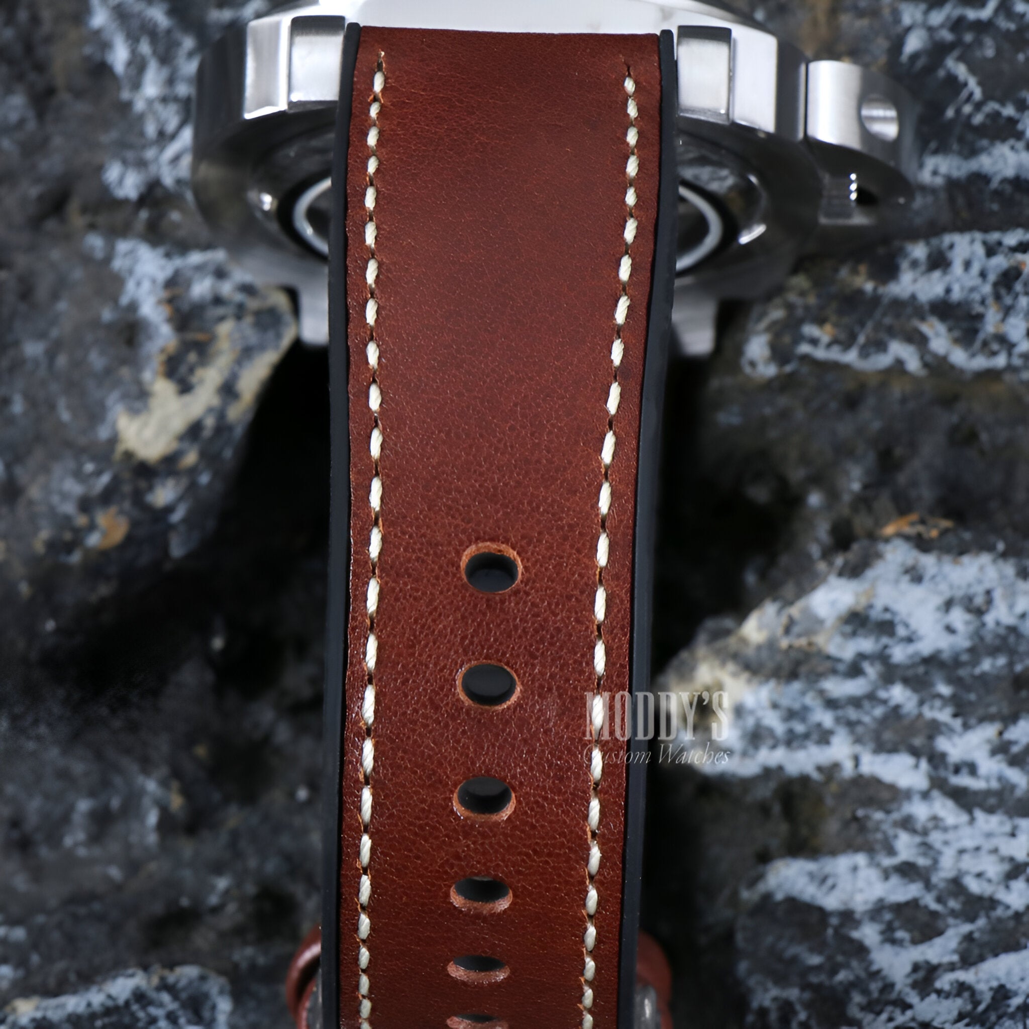 Paneiko | Brown Leather