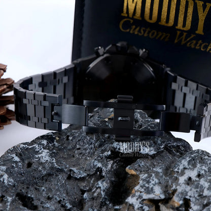 Royal Seikoak Triple Black watch with diamond-patterned band