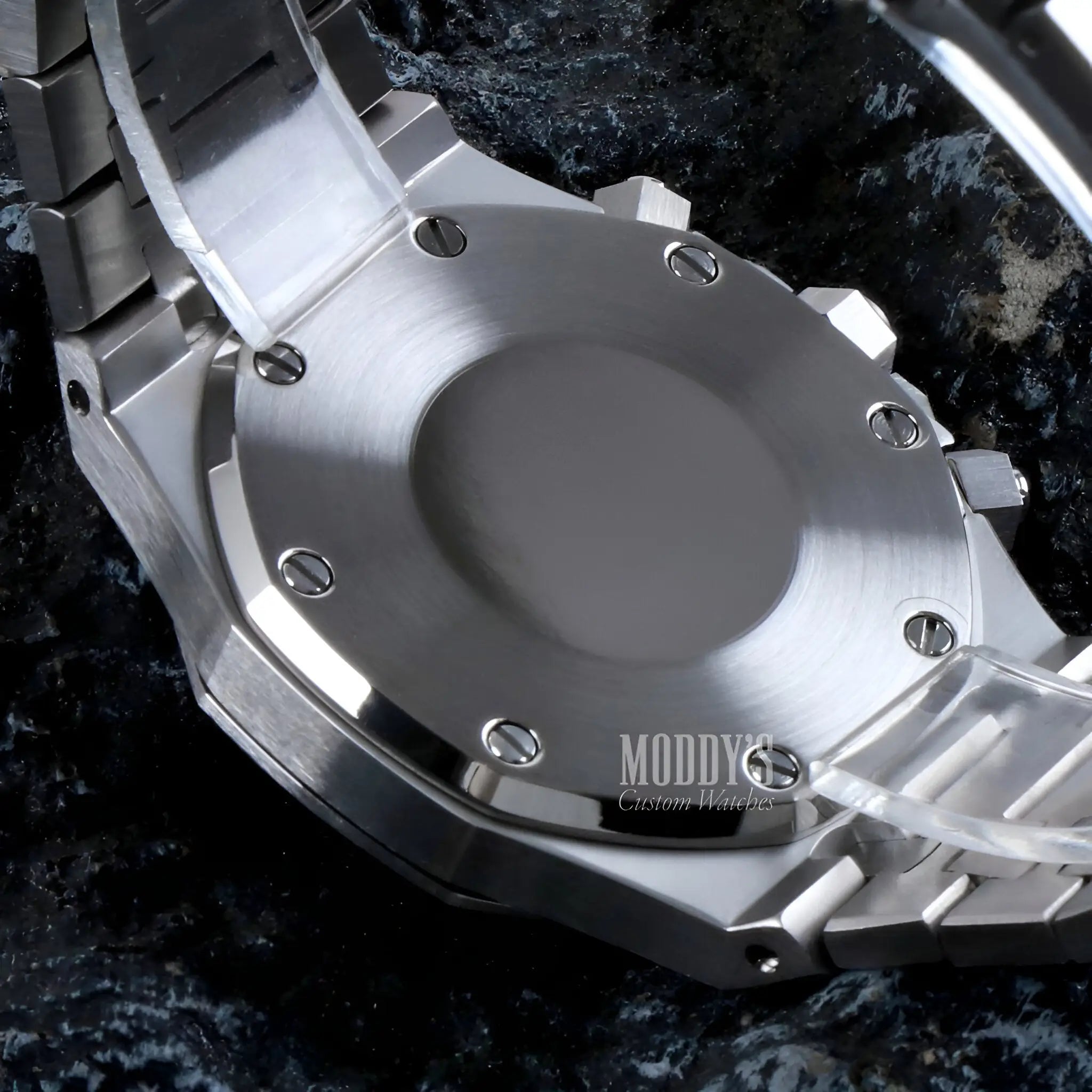 Royal Seikoak Green watch with Seiko NH35 automatic, brushed stainless band, screw-down clasp, water resistance