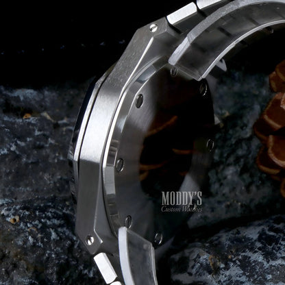 Royal Seikoak Green mod with Seiko NH35 automatic silver bezel and screw-down crown