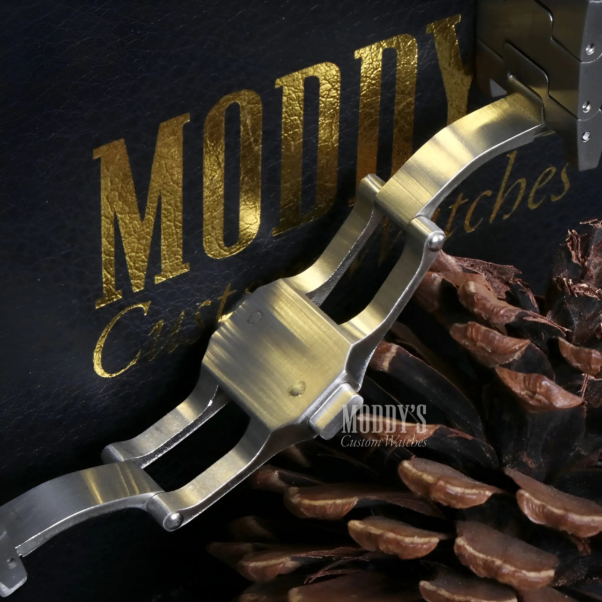 Santeiko Black Seiko mod santos with stainless steel 316L handcuffs