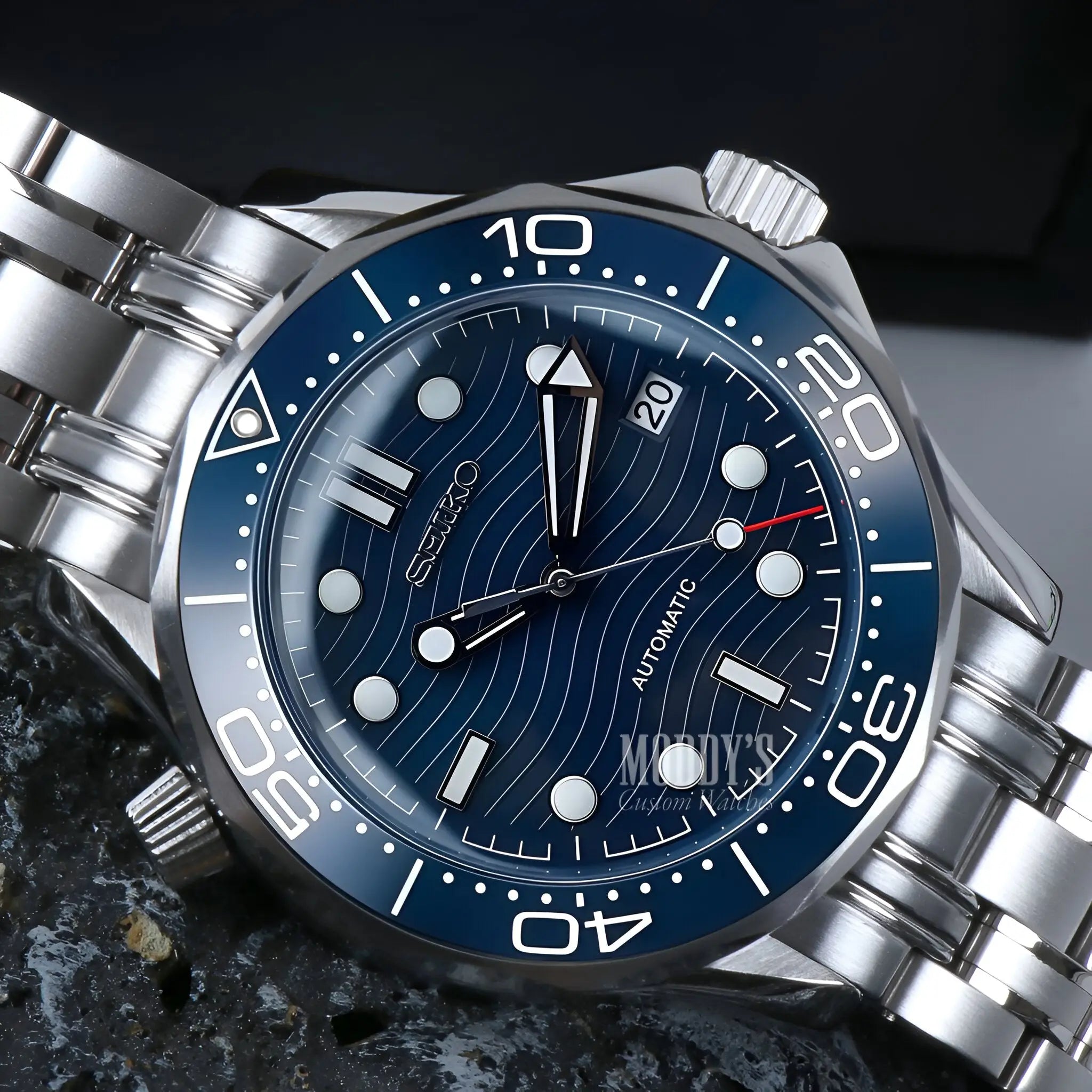 Prestigious Seiko NH35 Blue Diver’s Watch with Silver Accents