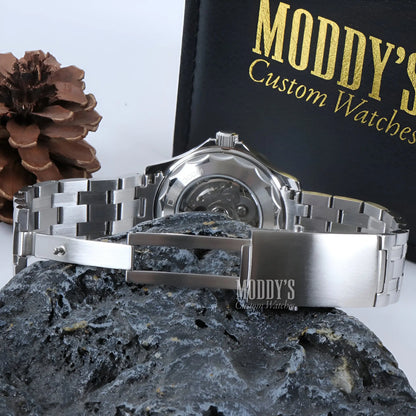 Prestigious Seiko NH35 stainless steel watch with black face