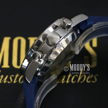 Snoopy Blue Speedseiko watch with blue rubber strap, silver clasp, curved acrylic