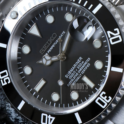 Prestigious Seiko NH35 black dial Submariner mod watch