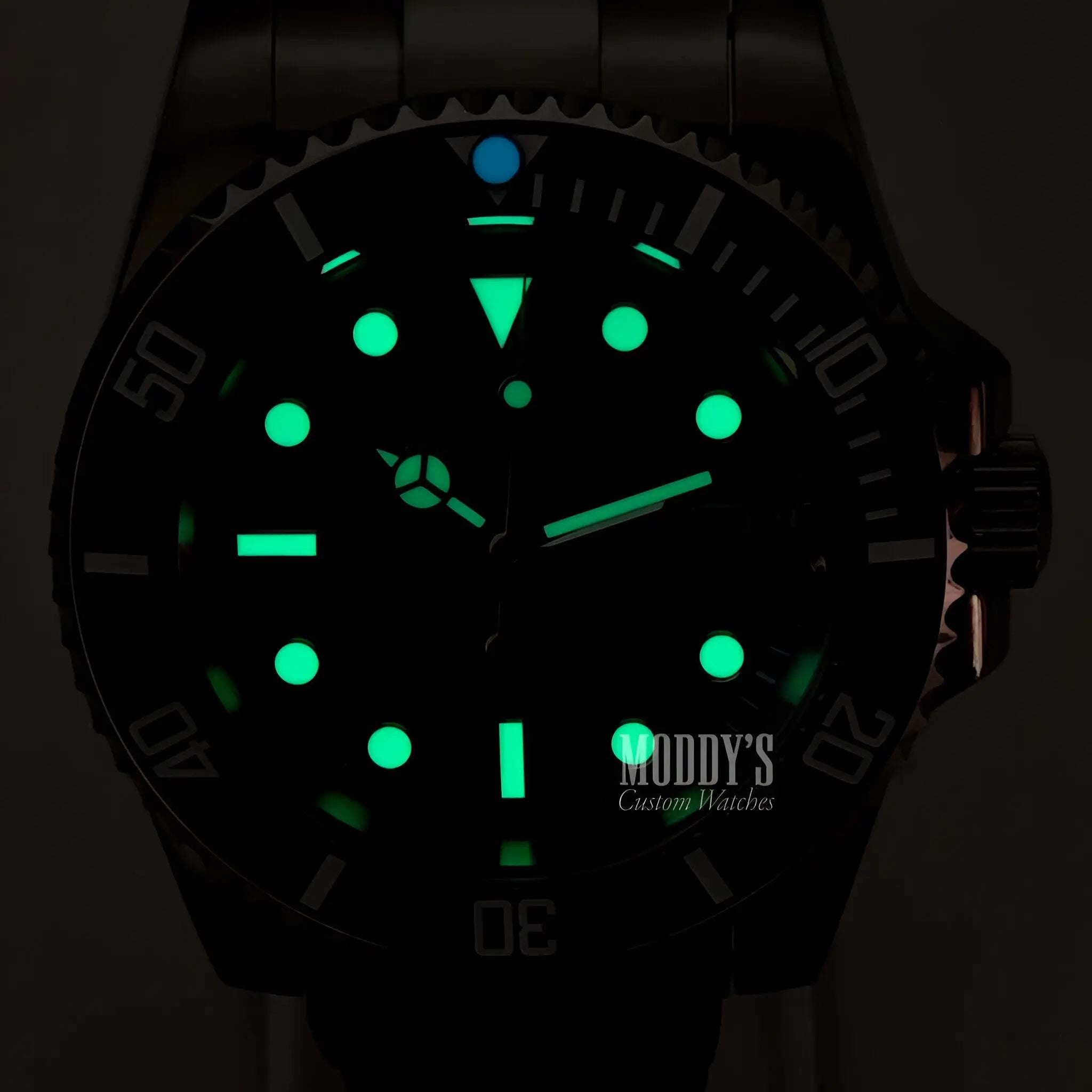Seiko Mod Submariner: Luminous Green Divers Watch with Black Face