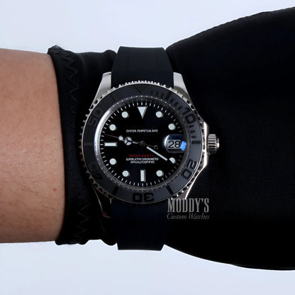 Seikomariner Black rubber watch with Seiko NH35 automatic movement