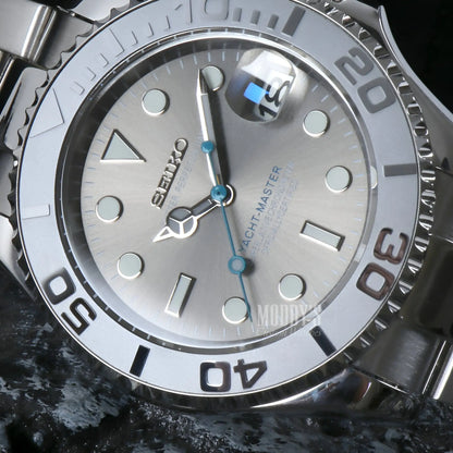 Prestigious Seiko NH35 silver diver watch with blue accents