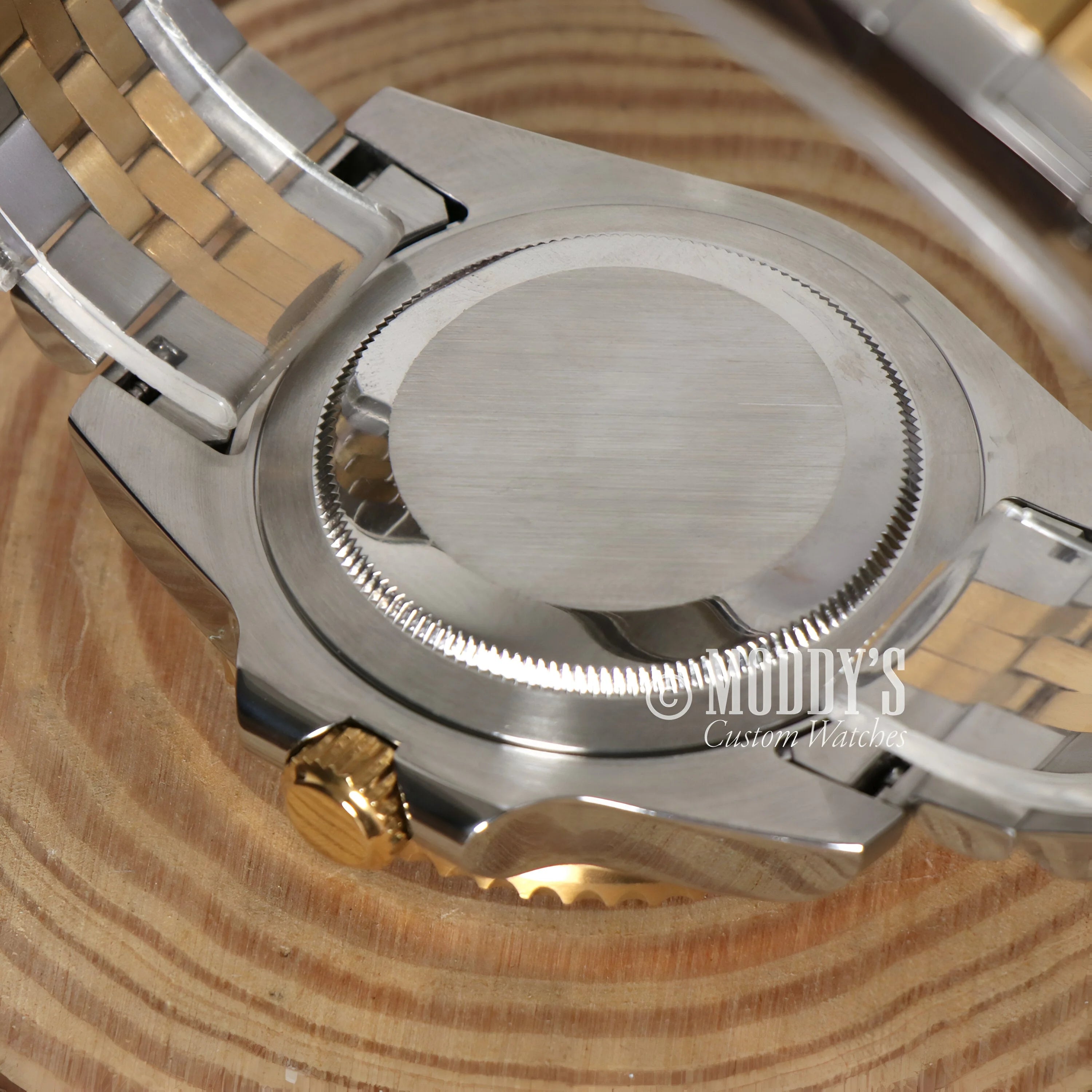 Two-tone GMTeiko Silver Gold watch with fluted bezel in 904L stainless steel design