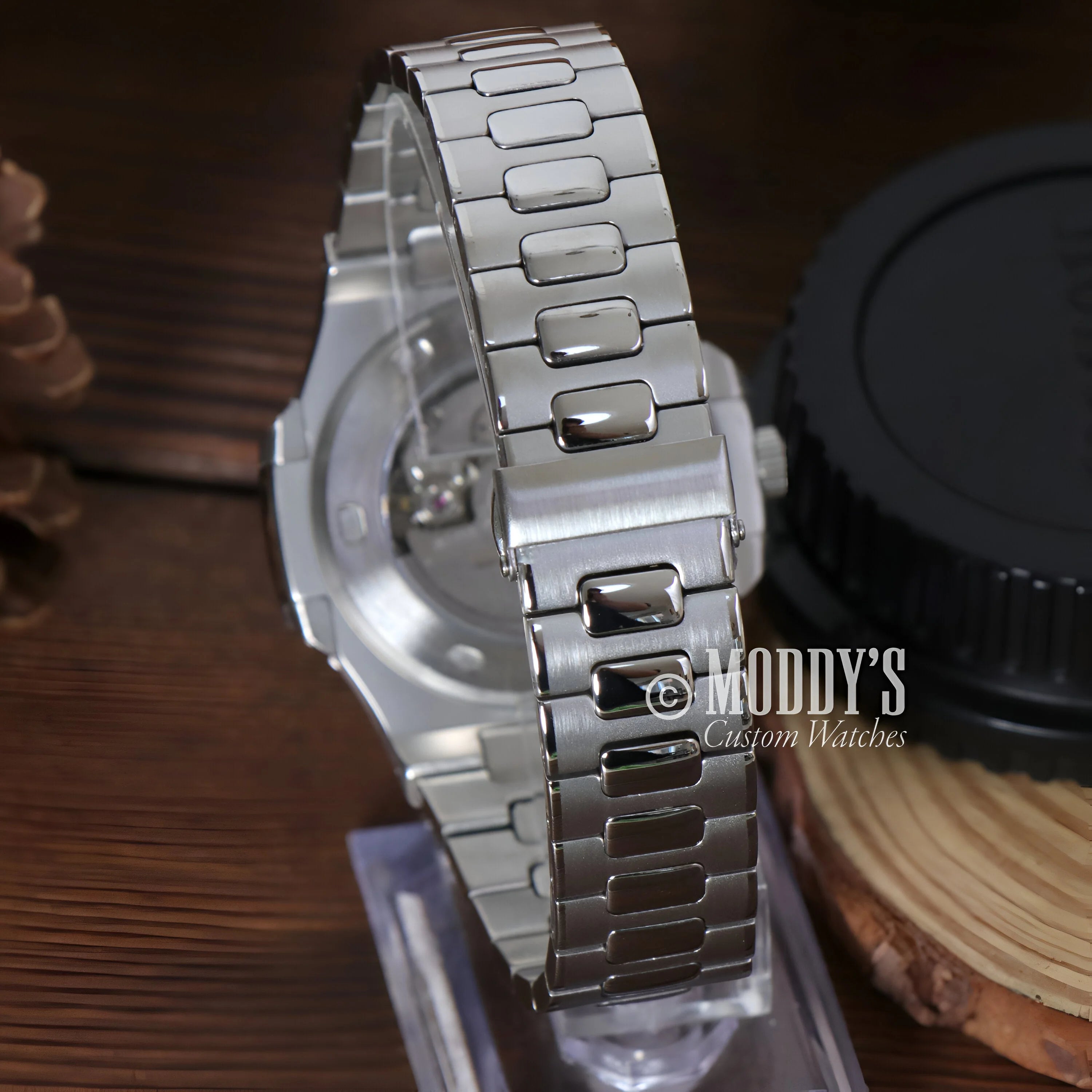 Silver metal watch band with rectangular links for Seiko Mod Nautilus