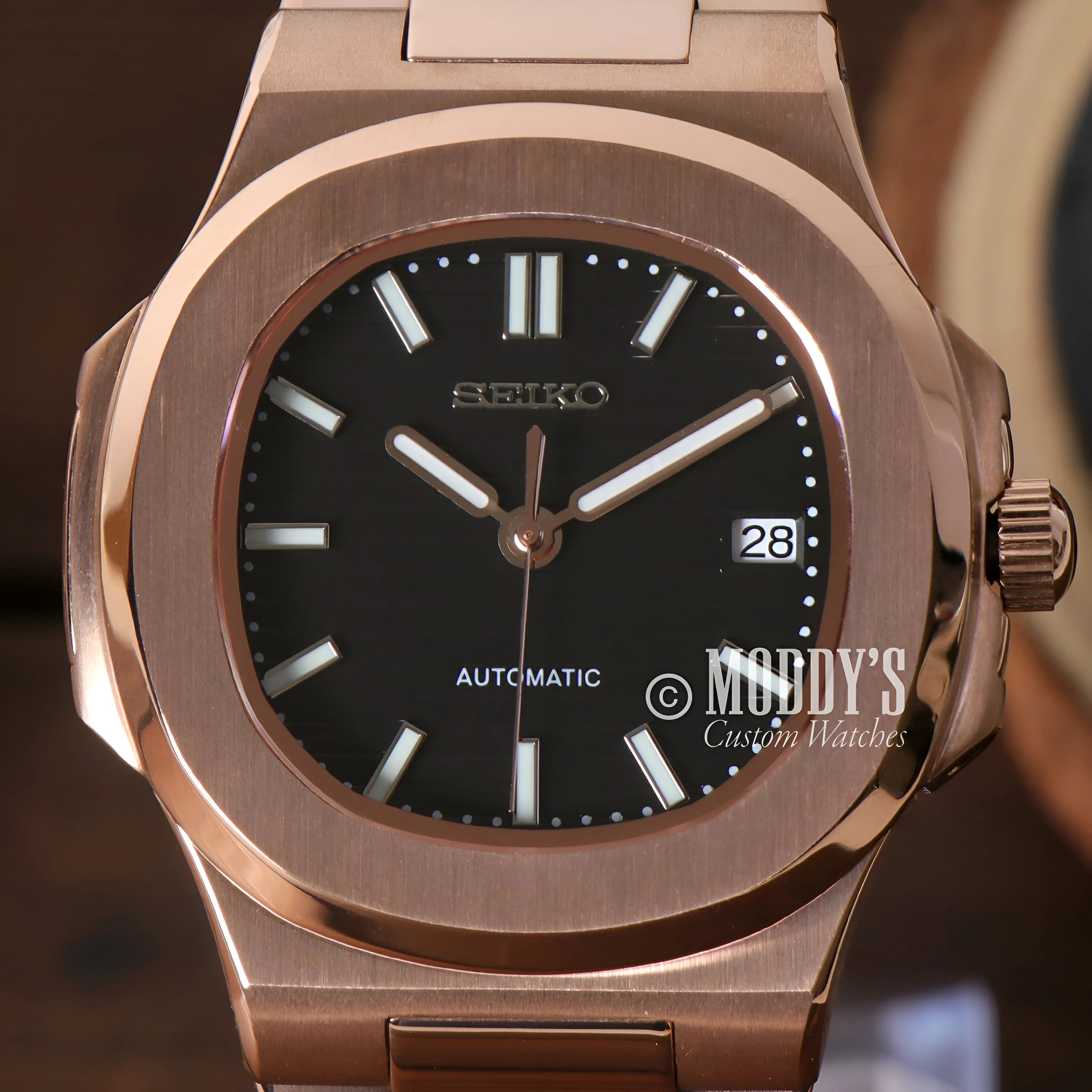 Rose gold Seiko automatic watch Nautiko Rose Gold Black with black dial and date window