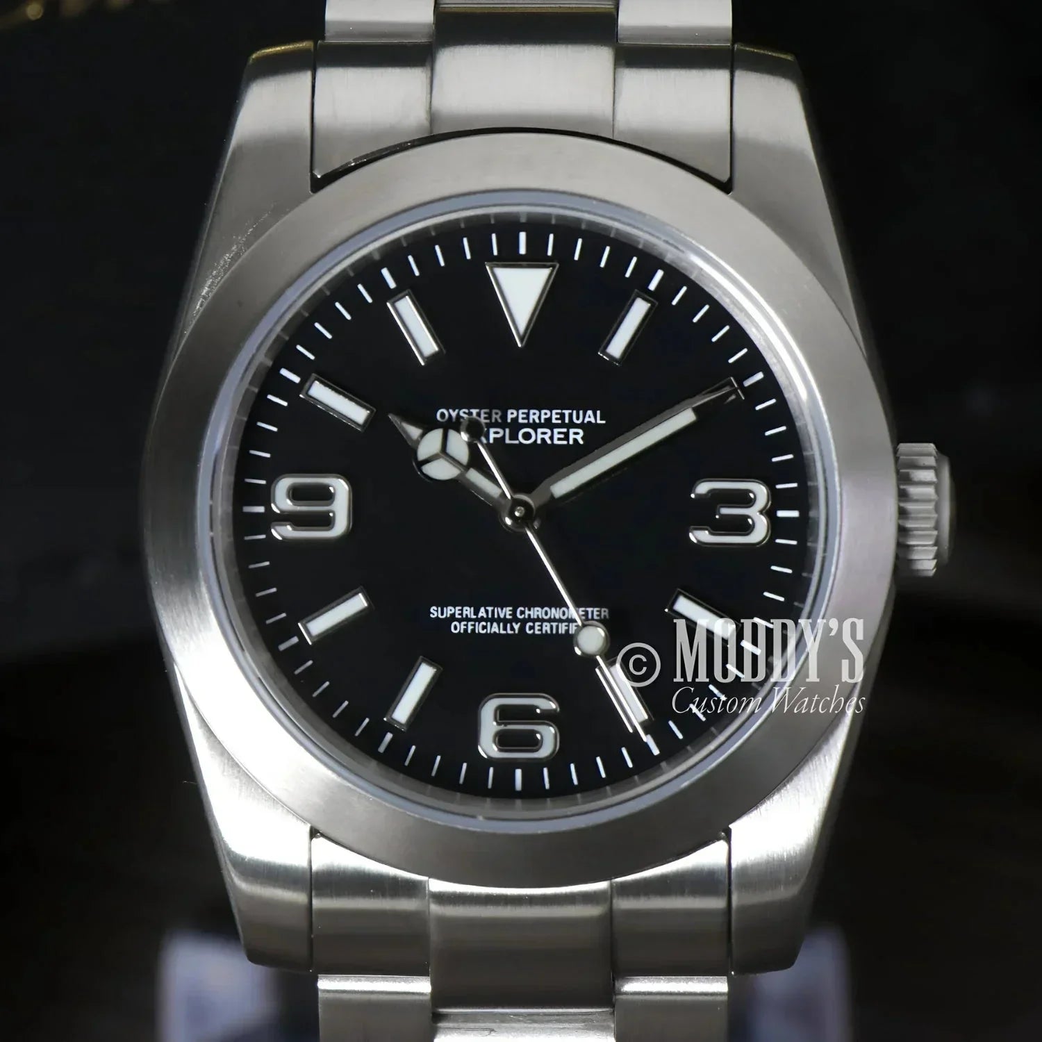 Silver wristwatch with black dial Oysteiko Explorer Black featuring NH35 automatic movement