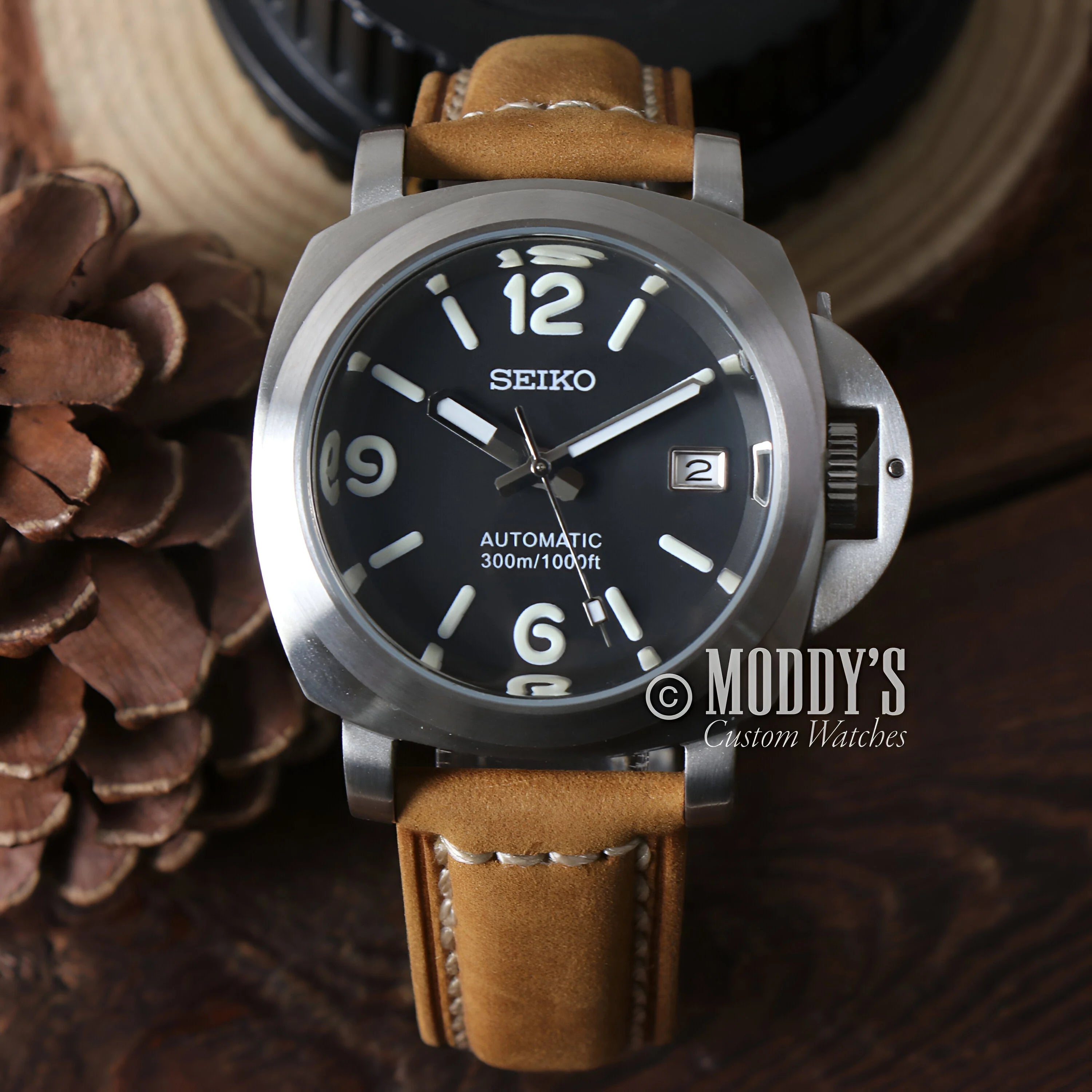 Seiko Automatic Watch with Black Dial and Brown Leather Strap in Paneiko Sand Design