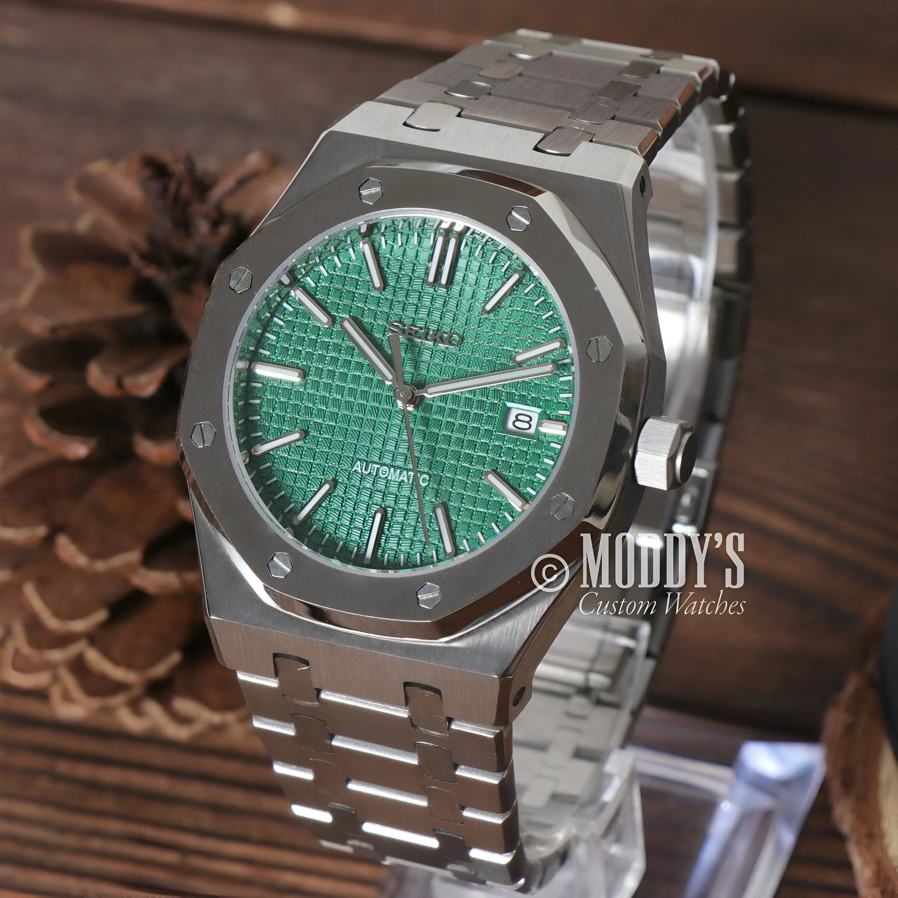Royal Seikoak Green: Luxury Wristwatch With Green Dial And Silver Metal Bracelet