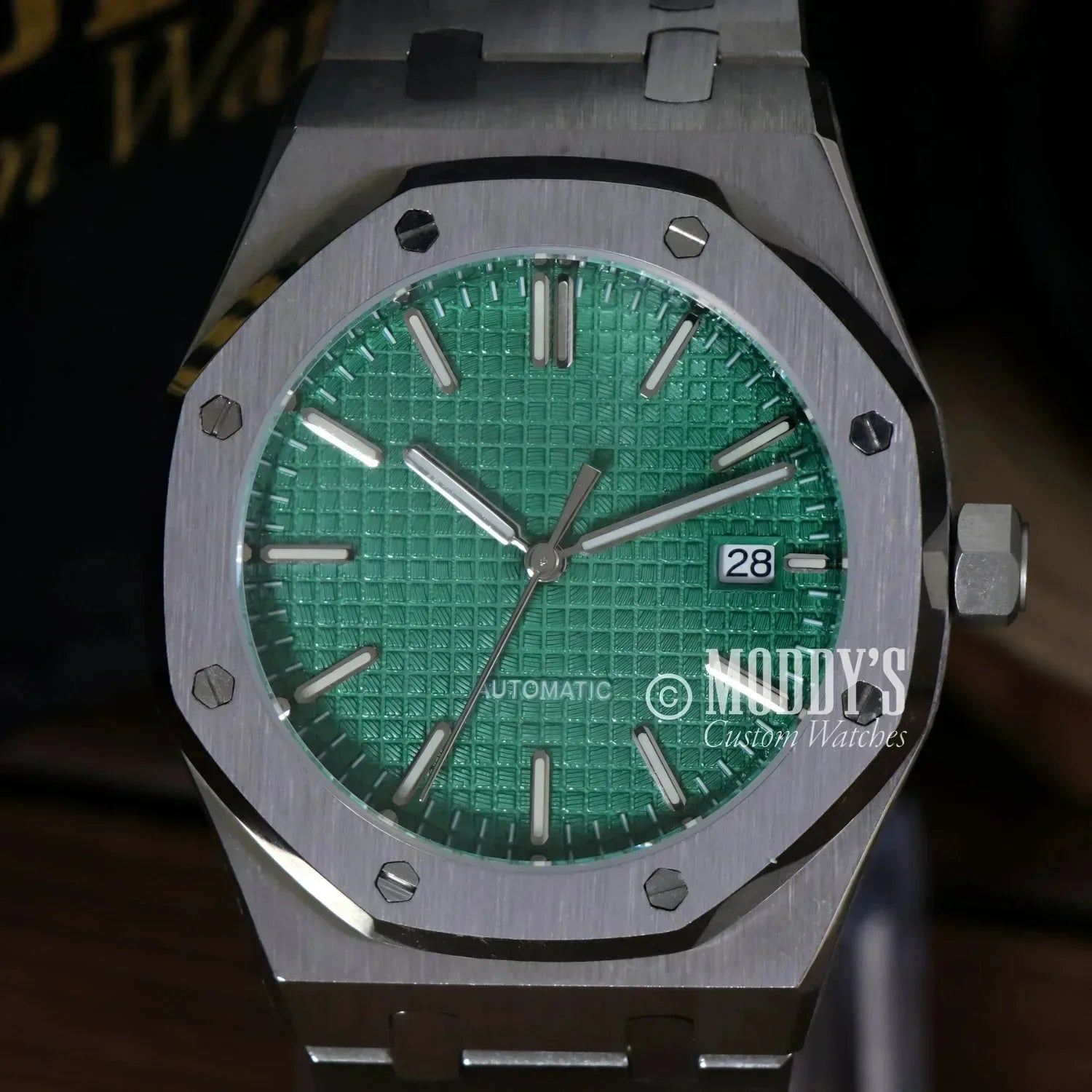 Green-faced stainless steel wristwatch Royal Seikoak with NH35 automatic movement
