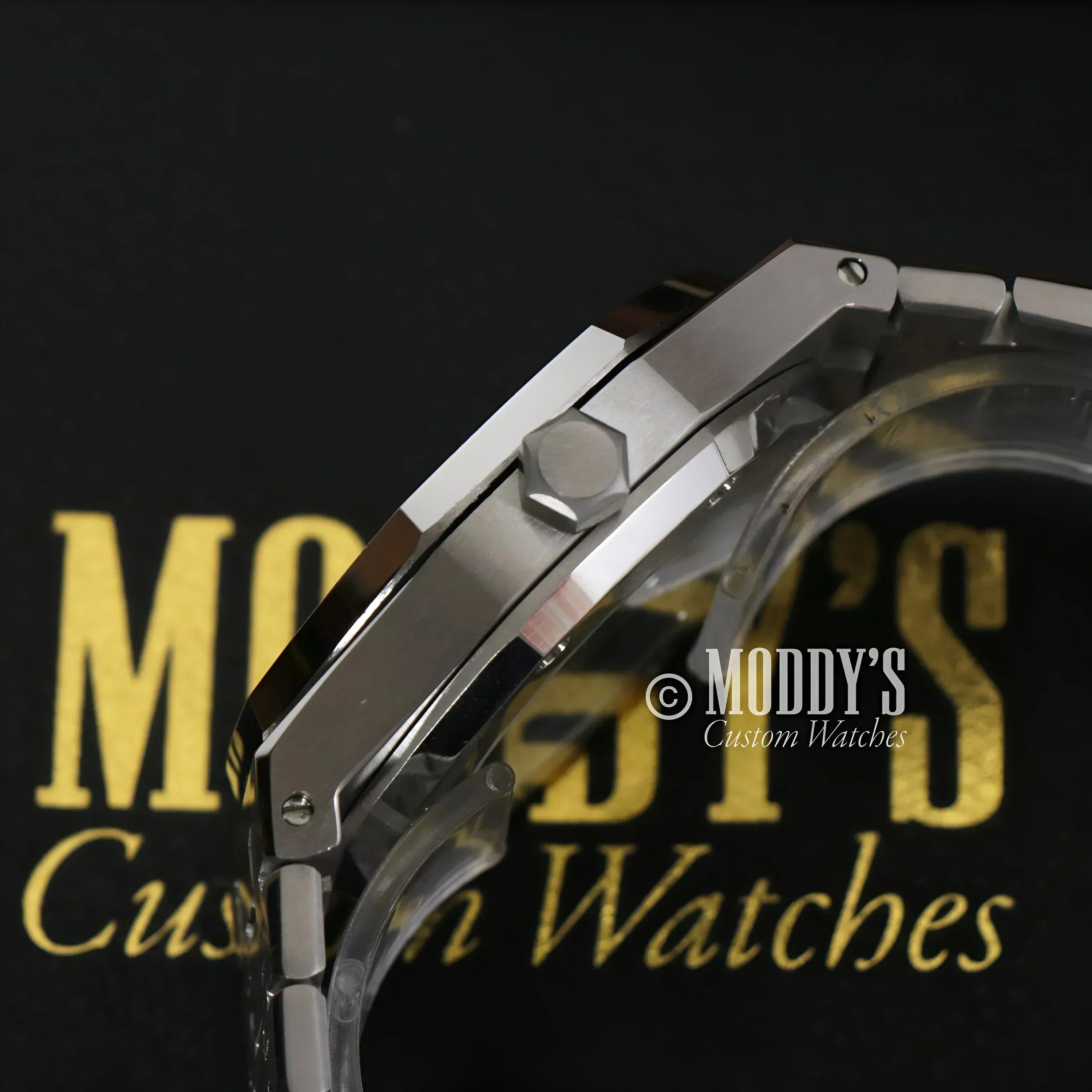 Silver wristwatch with hexagonal crown from Seiko Mod Royal Skeleton NH70 Automatic