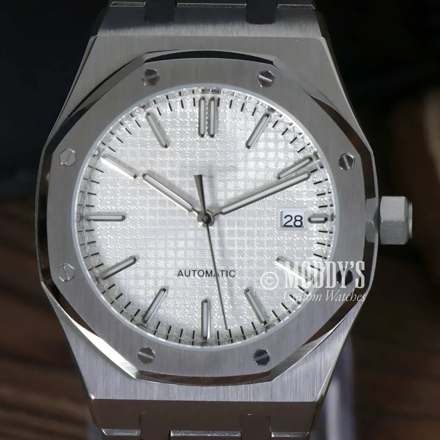 Silver-toned automatic wristwatch Royal Seikoak with NH35 automatic movement displayed