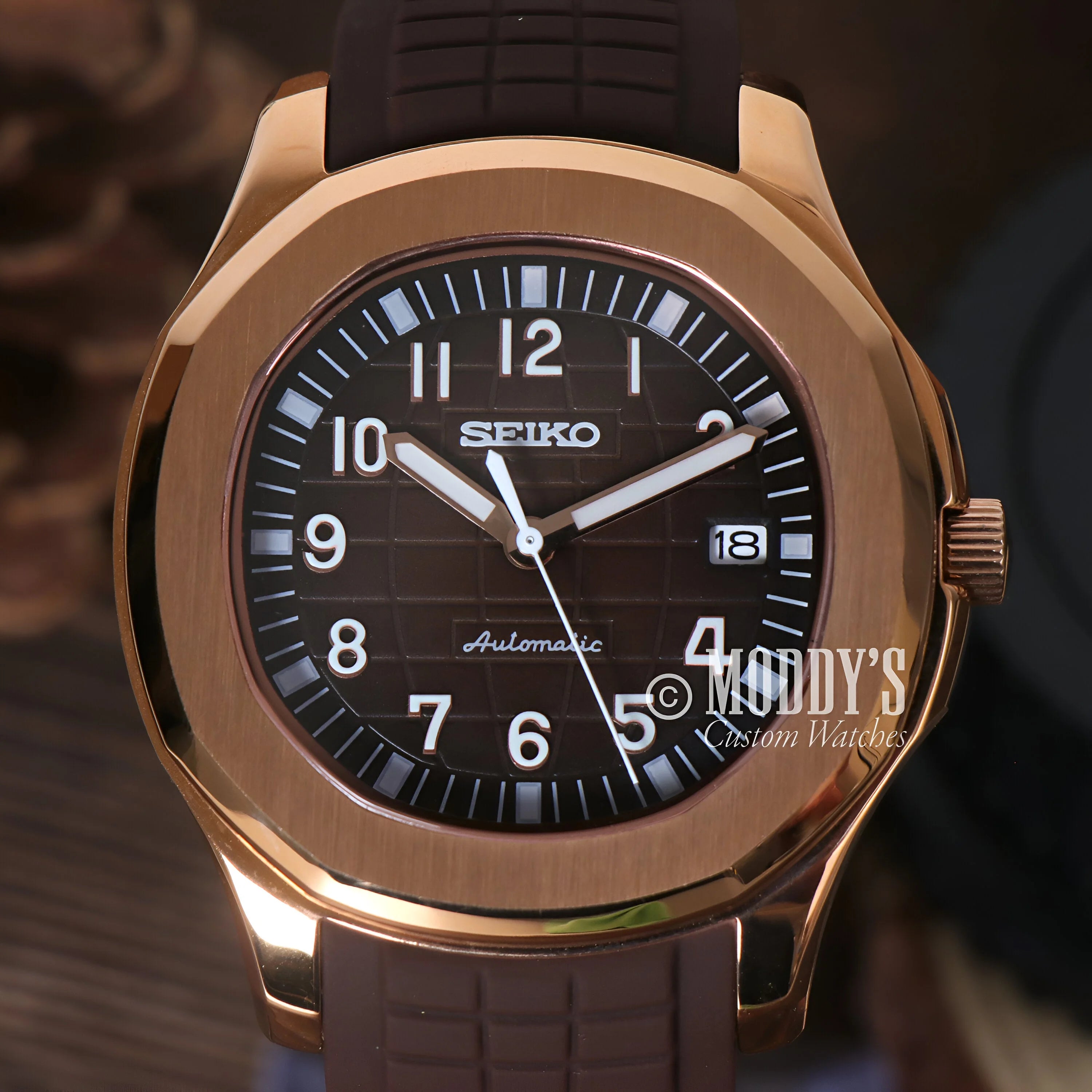 Seiko Mod Seikonaut Brown (rose Gold) With a Gold-toned Case And Black Dial