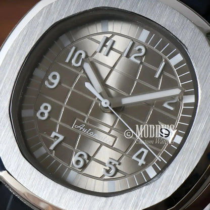 Silver-toned automatic wristwatch Seikonaut featuring Seiko NH35 automatic movement