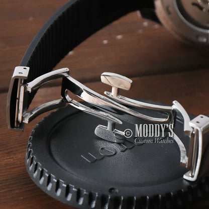 Silver watch clasp for Seikonaut featuring Seiko NH35 automatic movement