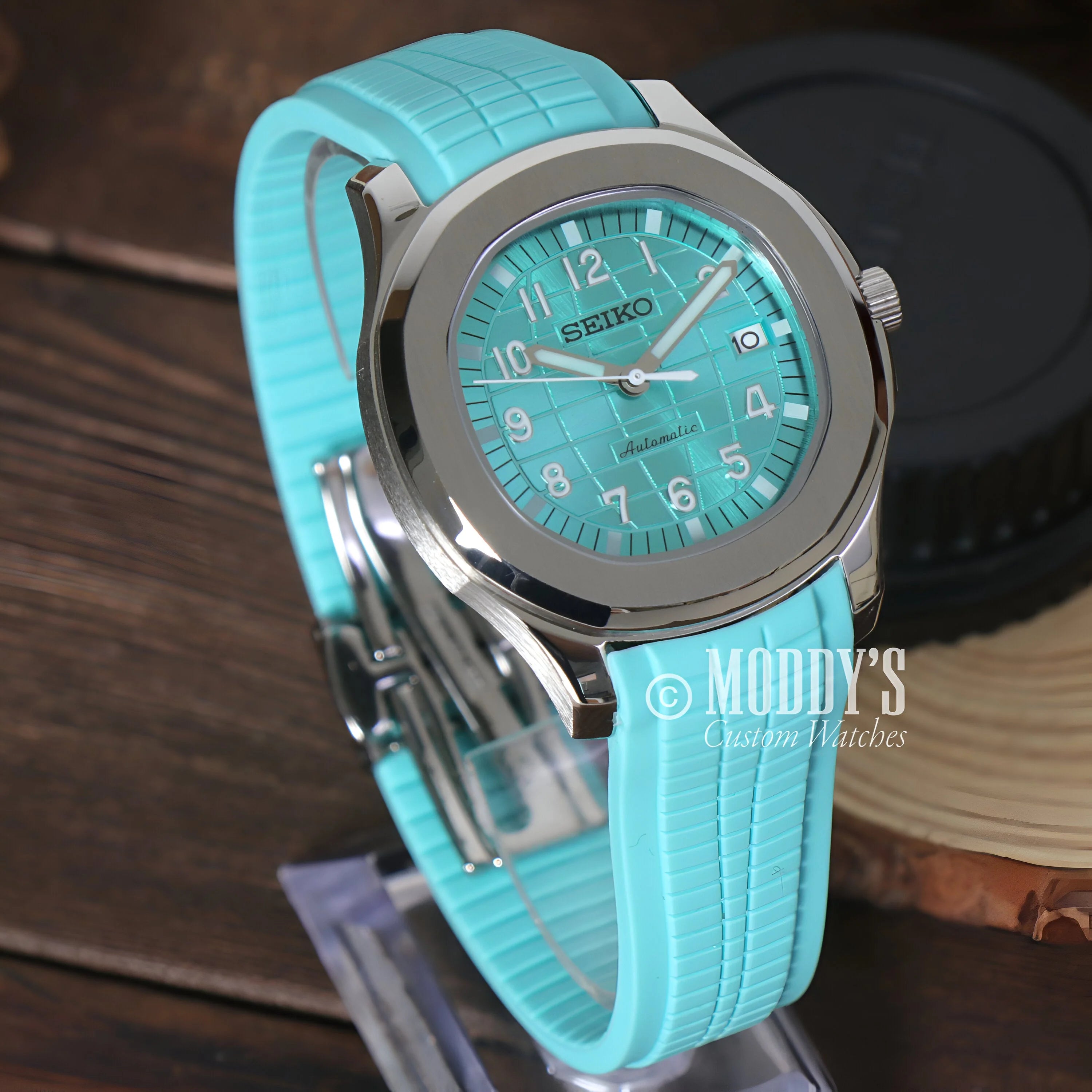 Seiko Mod Aquanaut: Turquoise Seiko Wristwatch With Silver Case & Matching Rubber Strap