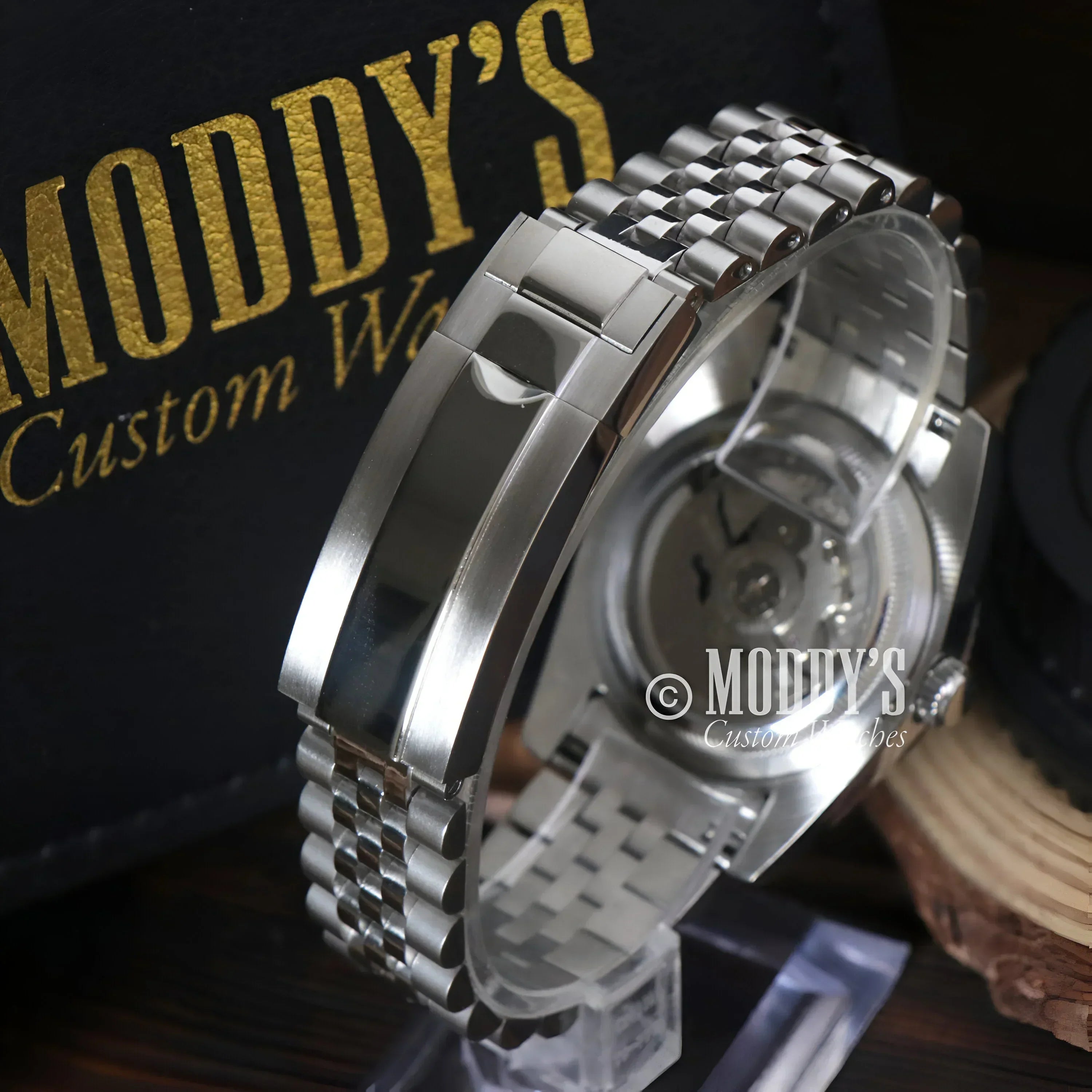 Silver wristwatch with metal band from Seikojust featuring Arabic Royal Blue, Seiko NH35 Automatic