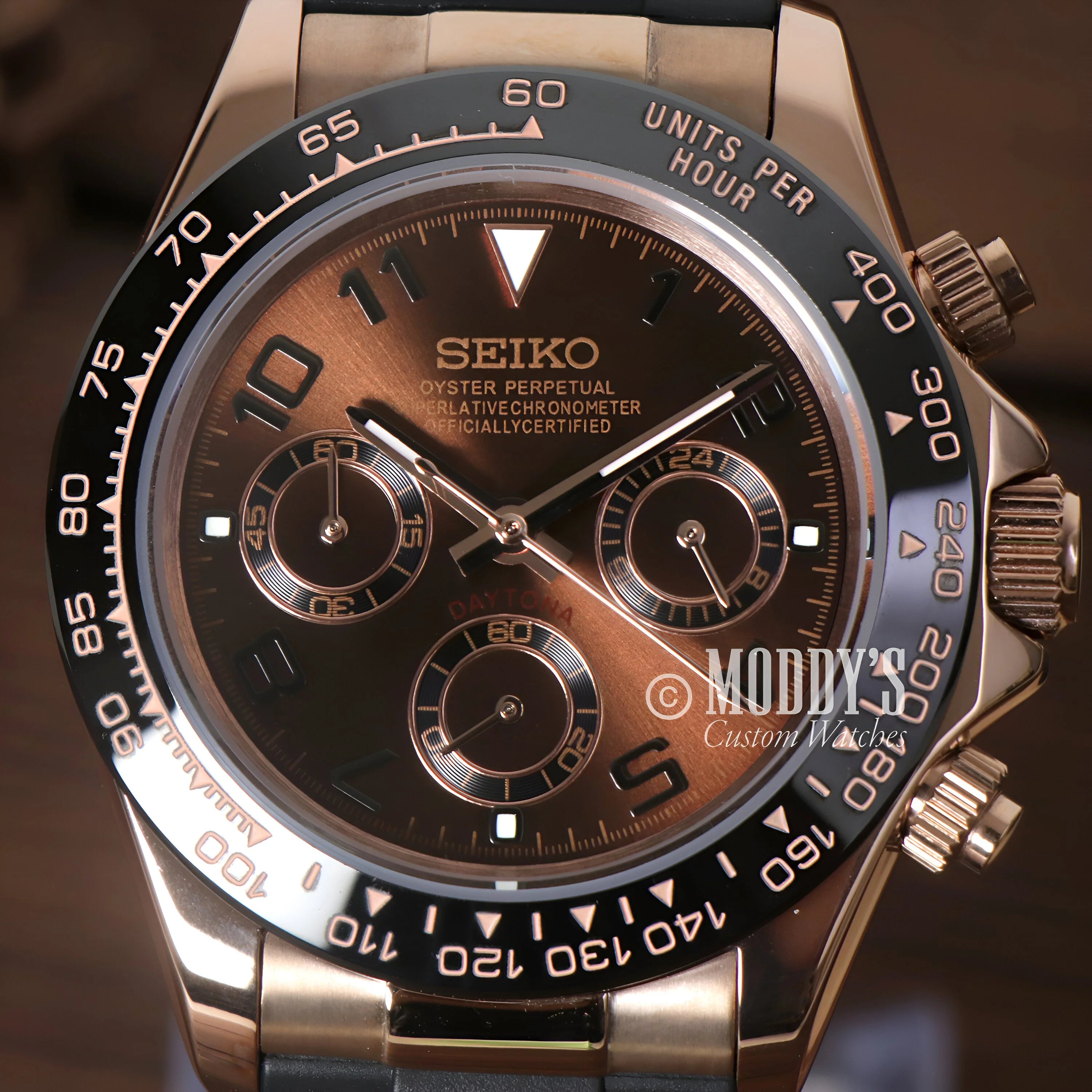 Seiko chronograph wristwatch in brown dial and black bezel, Seiko Mod Daytona style