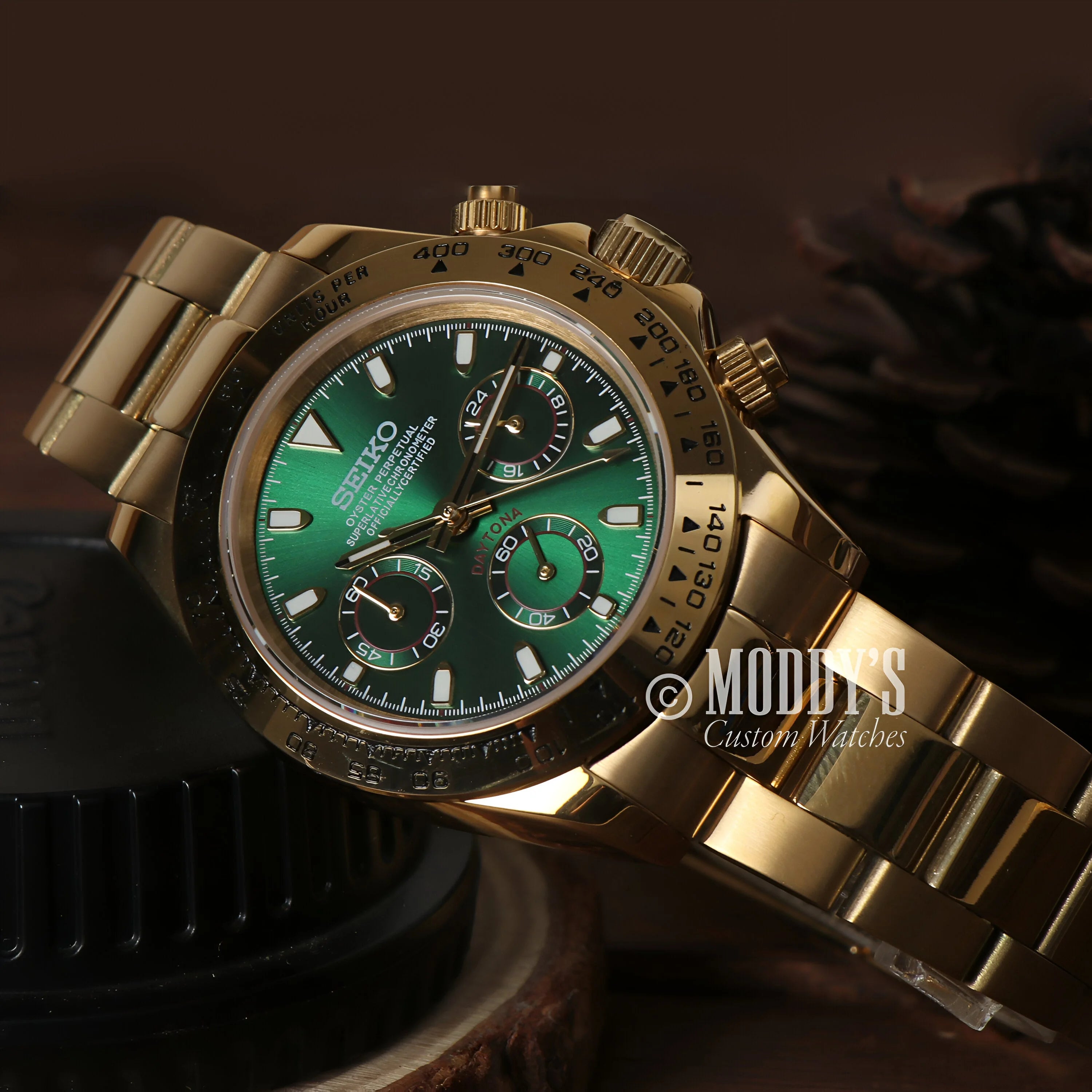 Seitona Gold - Green: Mod Daytona Gold Seiko Chronograph Watch With Green Dial