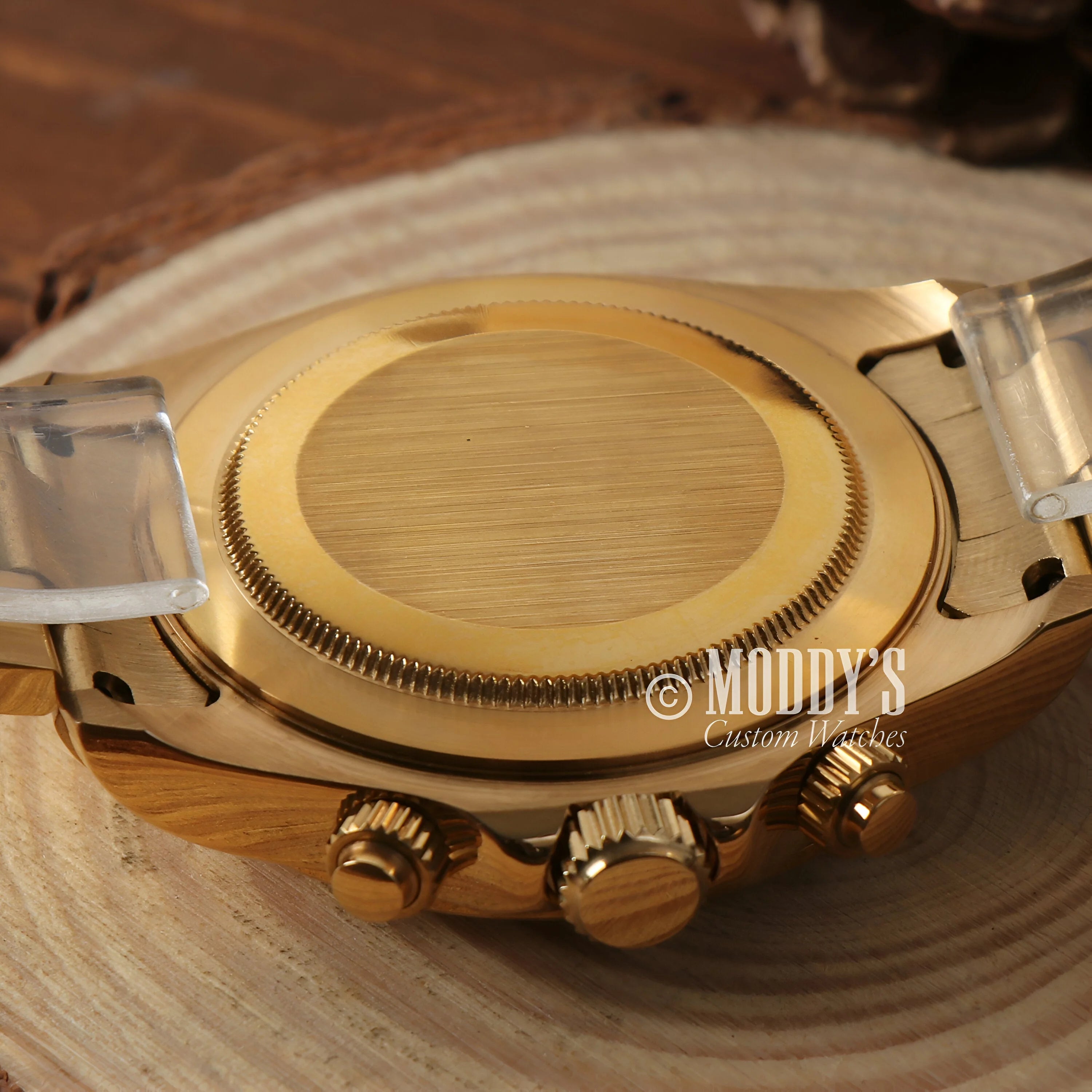 Seitona Gold - Green: a Luxury Mod Daytona Gold Wristwatch With Chronograph Function