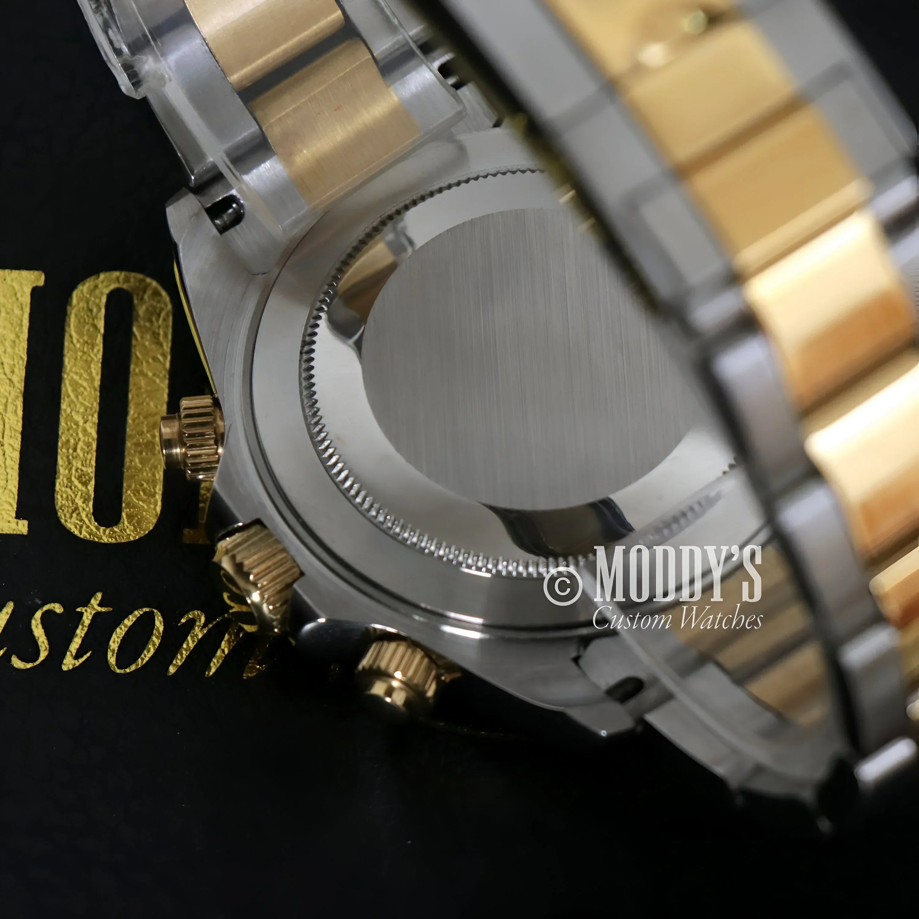 Two-tone wristwatch back of Seitona Silver - Gold with Seiko VK63 hybrid movement