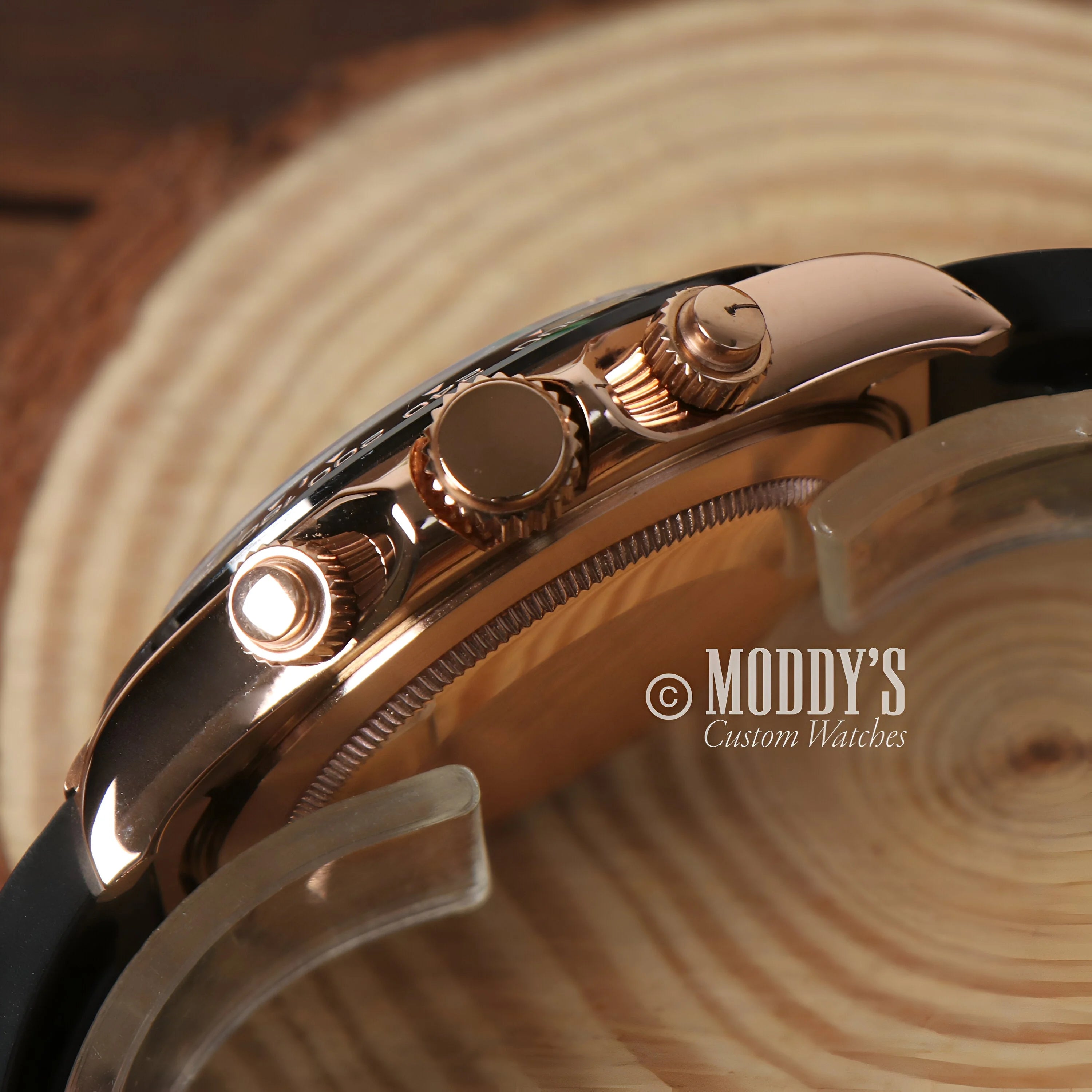 Seitona Rose Gold: Luxury Wristwatch With Polished Gold Case And Prominent Crown, Seiko Mod Daytona